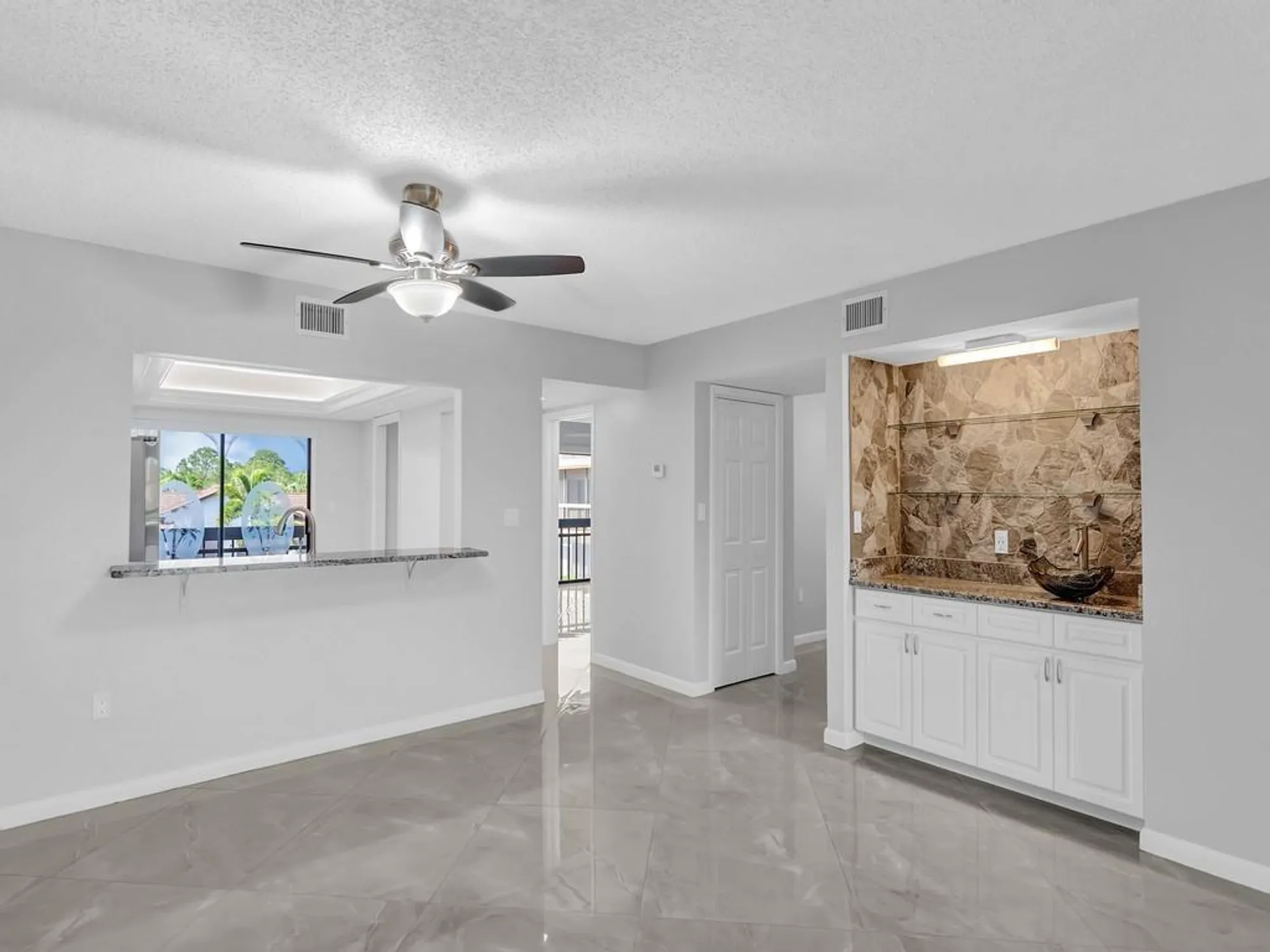 Property Slideshow image 10 of 35 | 3200 twin lakes ter apt 202, Fort Pierce, FL, 34951