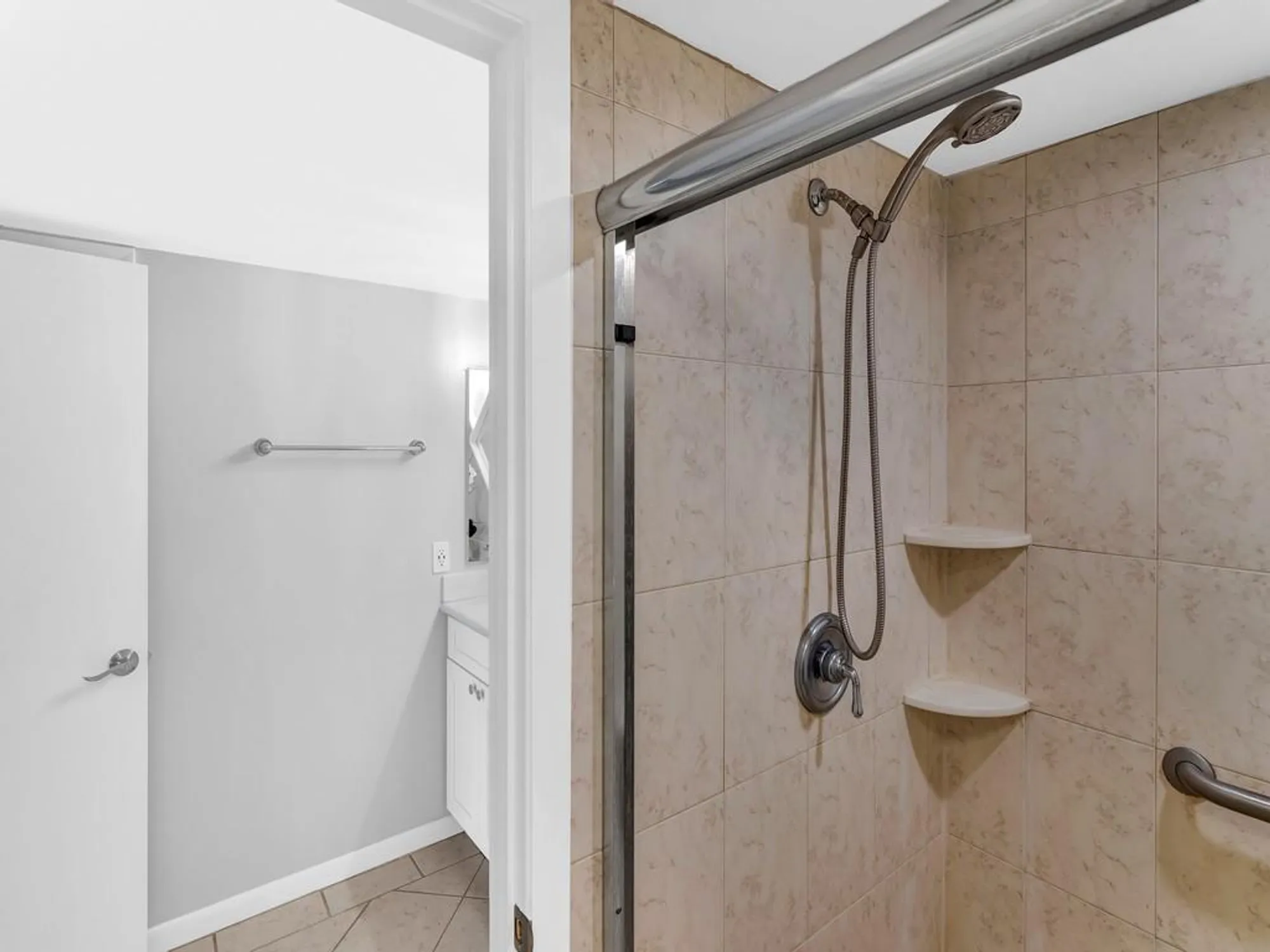 Property Slideshow image 18 of 35 | 3200 twin lakes ter apt 202, Fort Pierce, FL, 34951