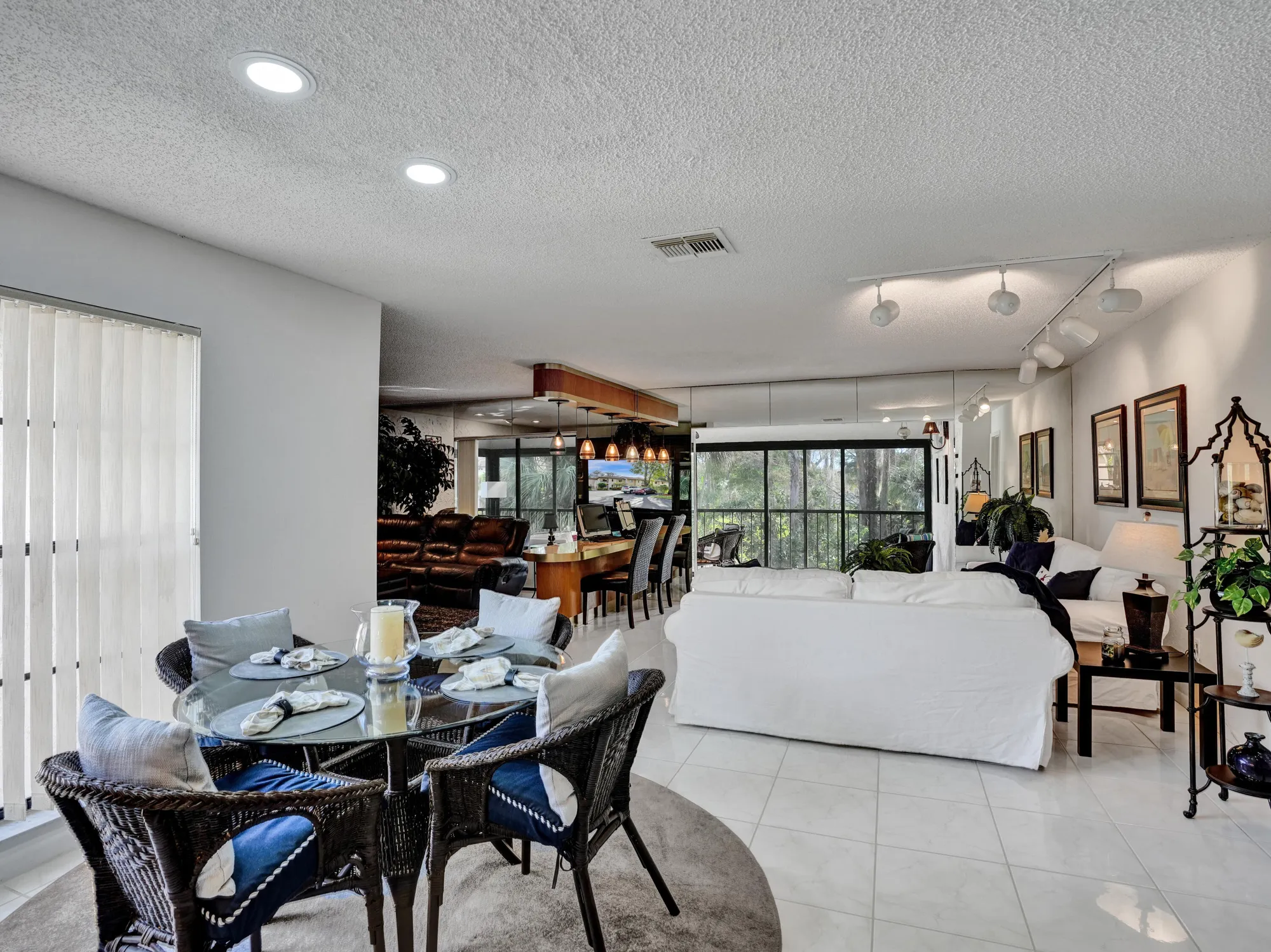 Property Slideshow image 13 of 31 | 9266 vista del lago b, Boca Raton, FL, 33428