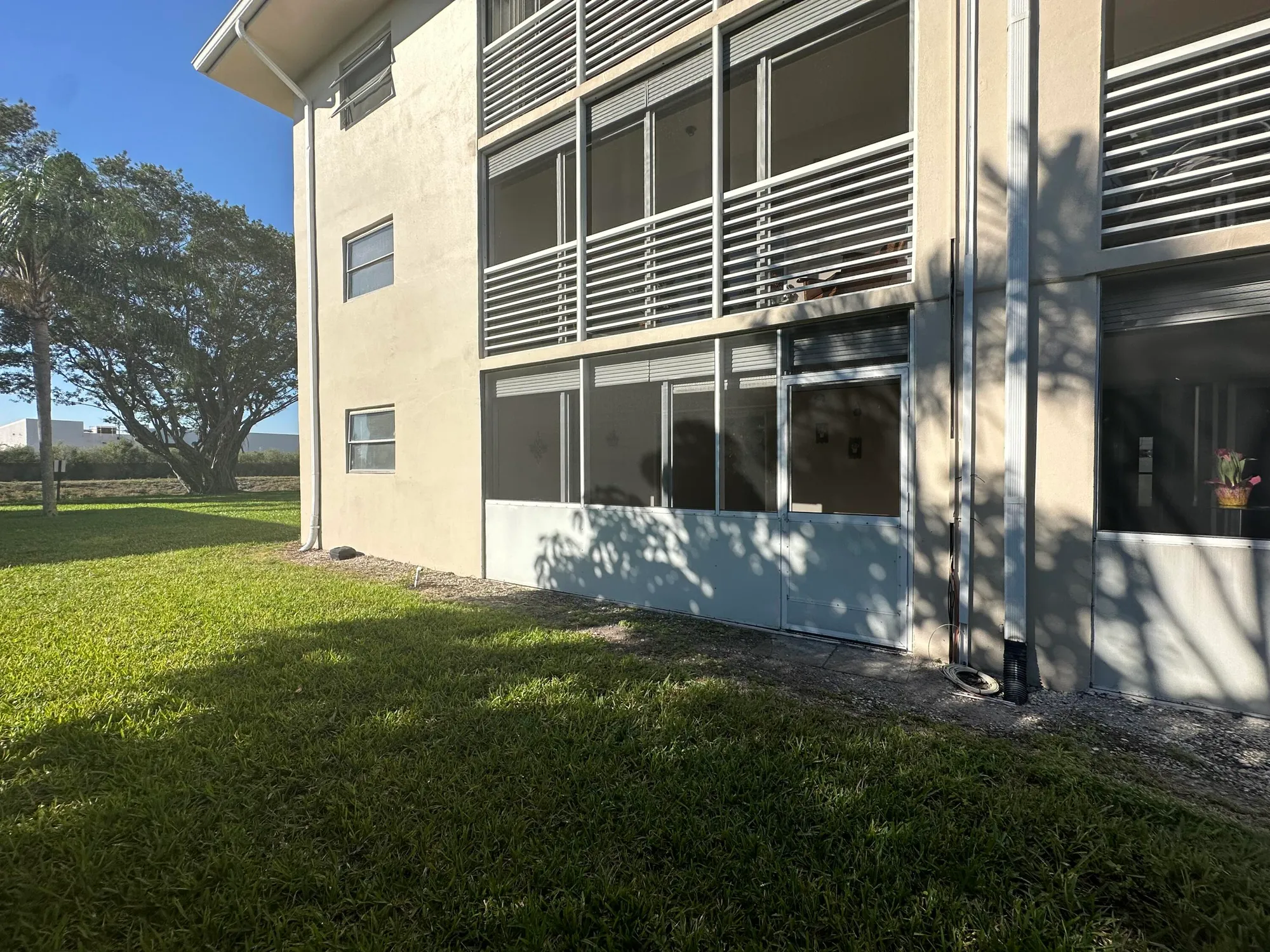 Property Slideshow image 18 of 37 | 2682 garden dr 103, Lake Worth, FL, 33461