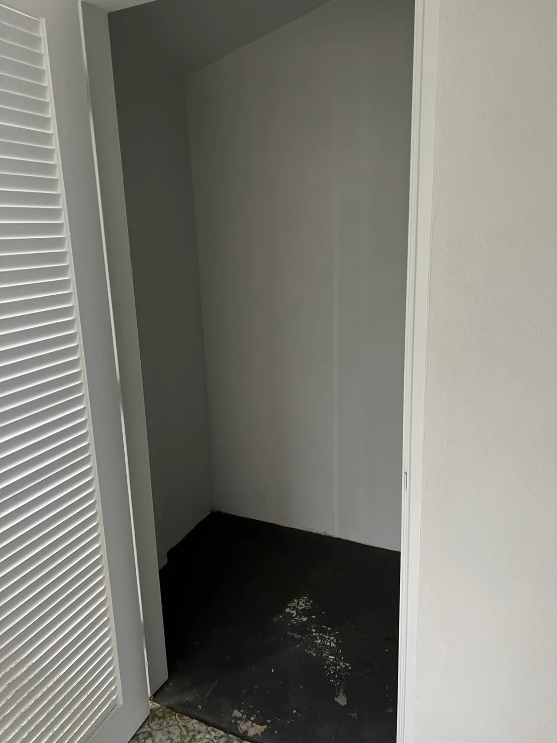 Property Slideshow image 5 of 25 | 2736 dudley dr i, West Palm Beach, FL, 33415