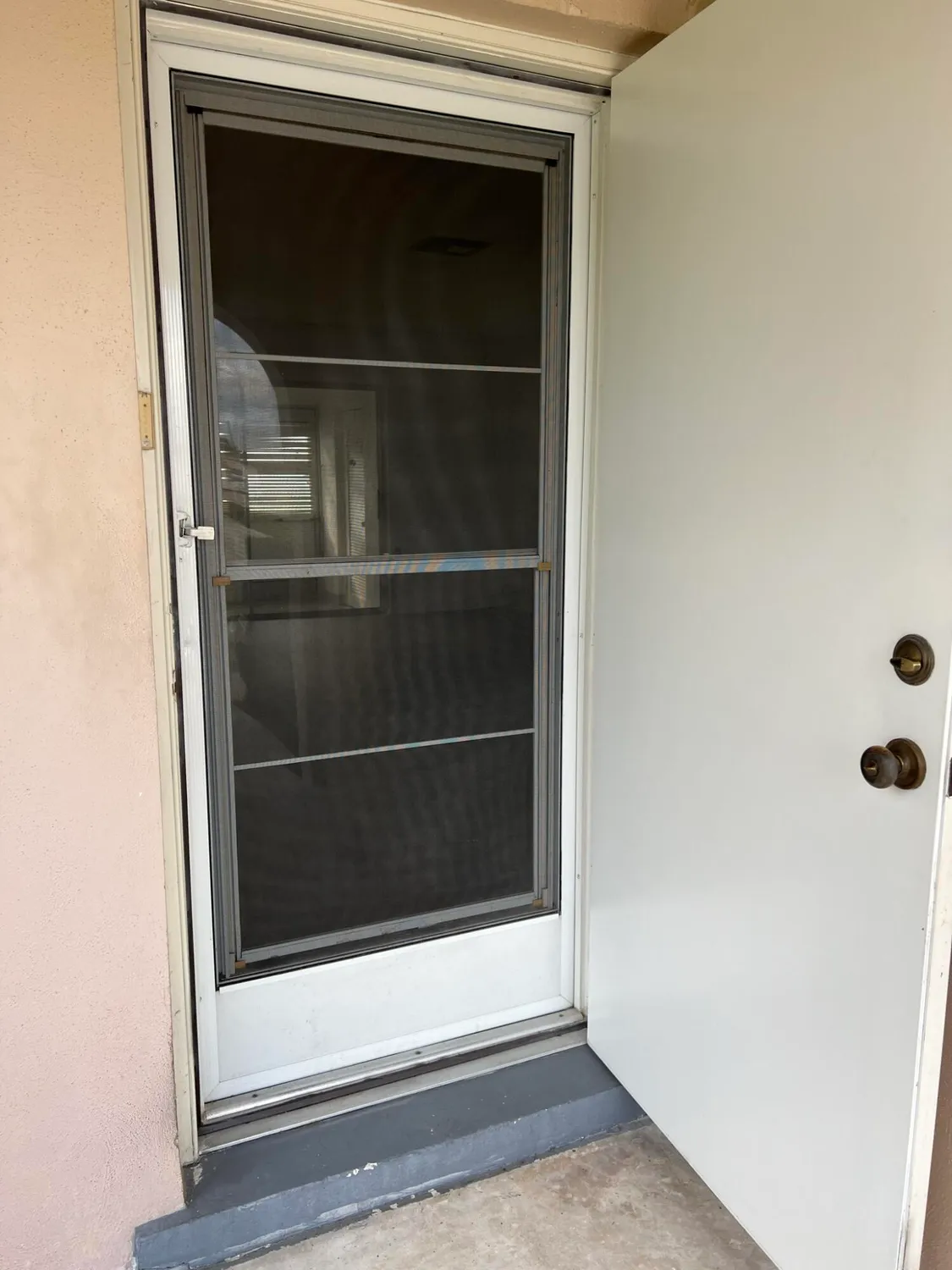 Property Slideshow image 15 of 25 | 2736 dudley dr i, West Palm Beach, FL, 33415