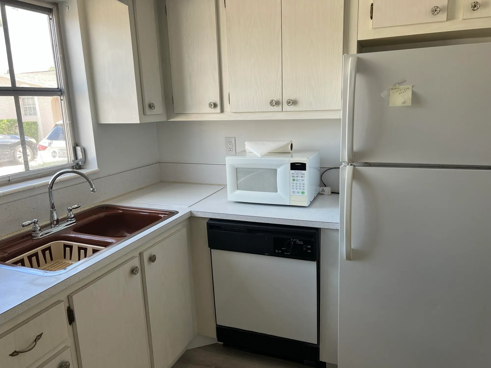 Property Slideshow image 6 of 25 | 2736 dudley dr i, West Palm Beach, FL, 33415