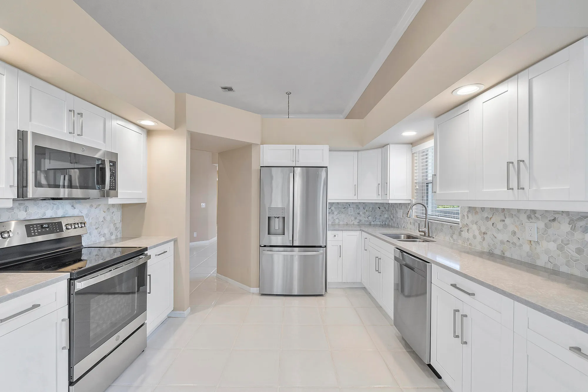 Property Slideshow image 18 of 42 | 6388 three lakes ln, Boynton Beach, FL, 33437