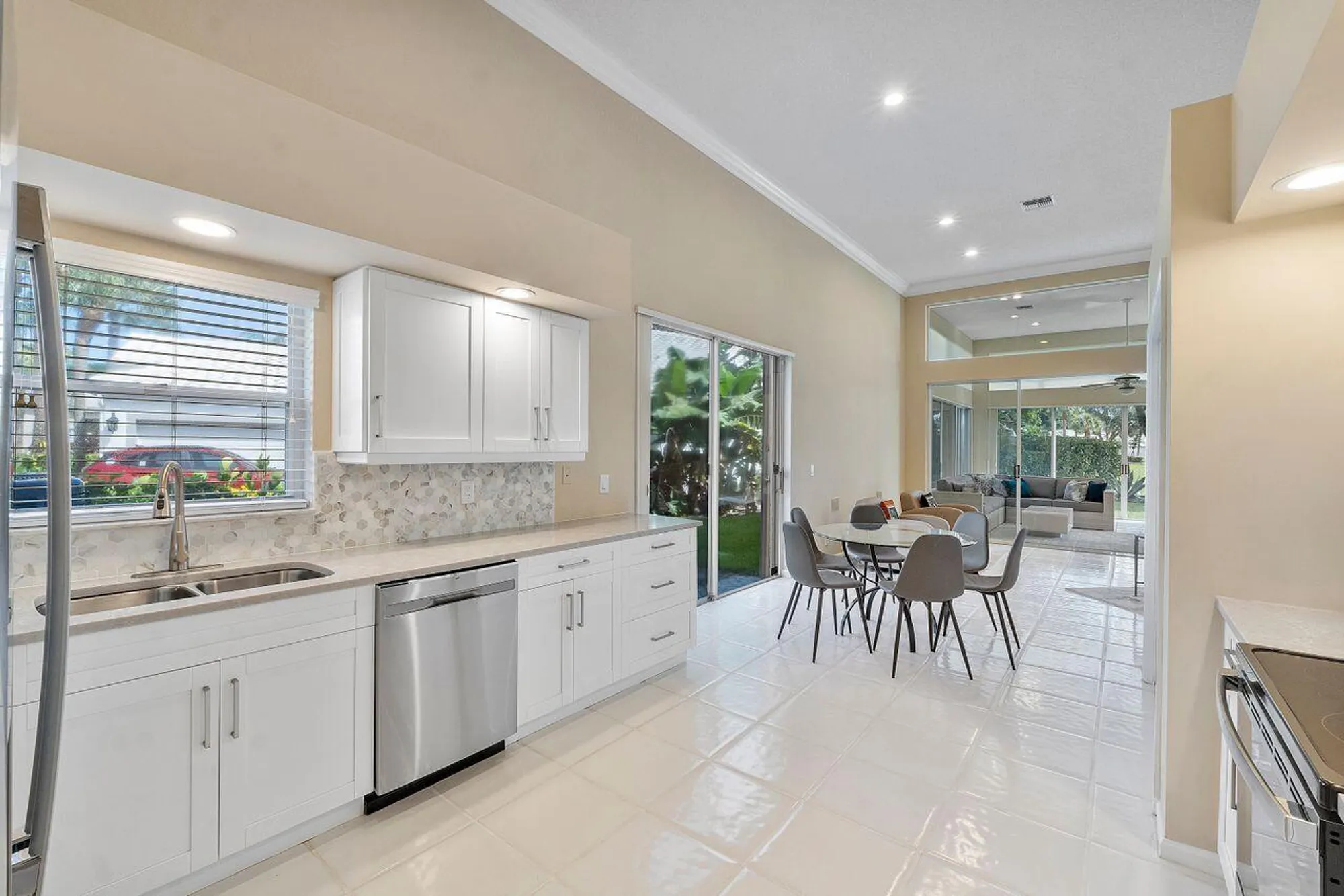 Property Slideshow image 20 of 42 | 6388 three lakes ln, Boynton Beach, FL, 33437