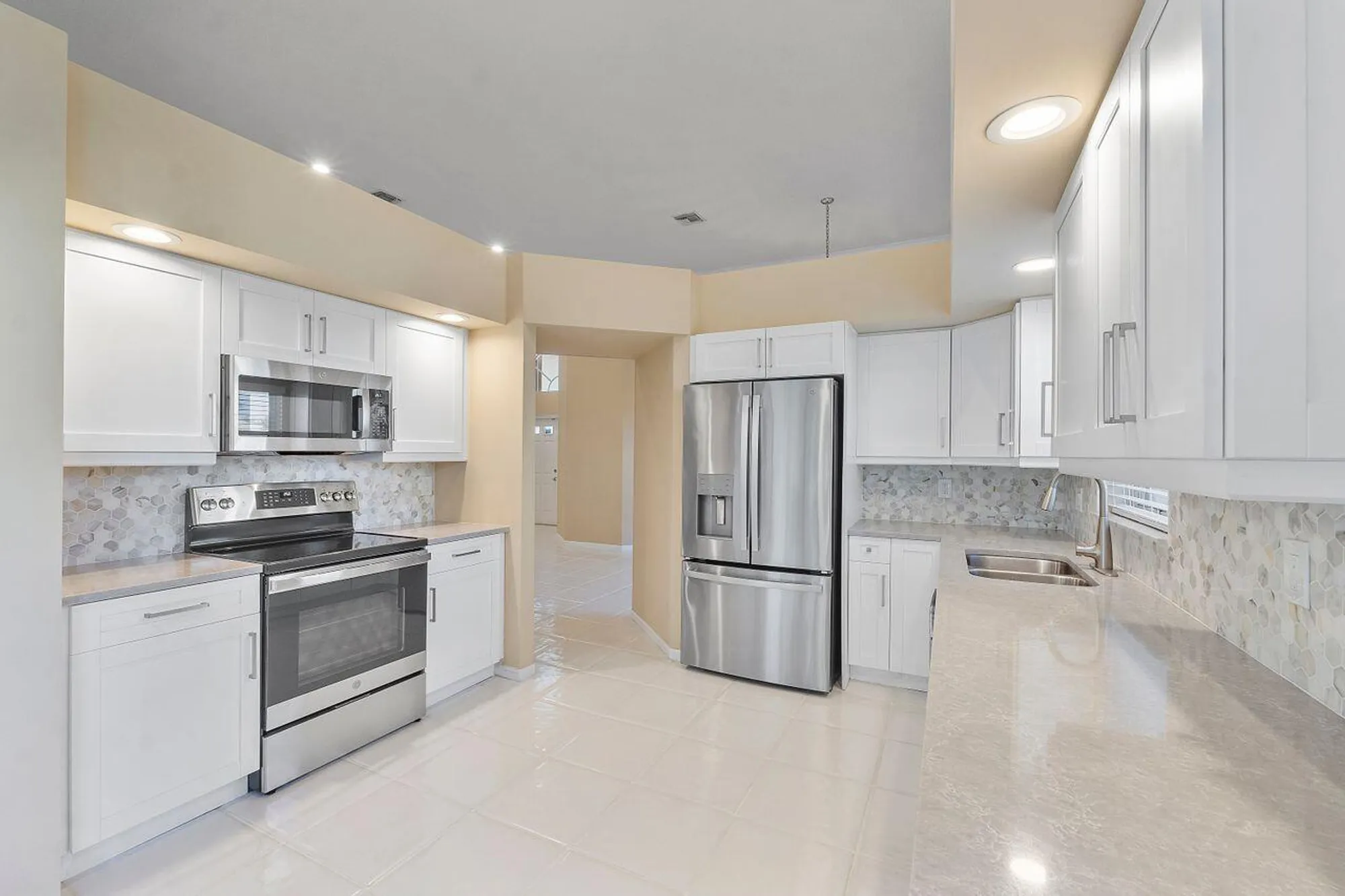 Property Slideshow image 22 of 42 | 6388 three lakes ln, Boynton Beach, FL, 33437