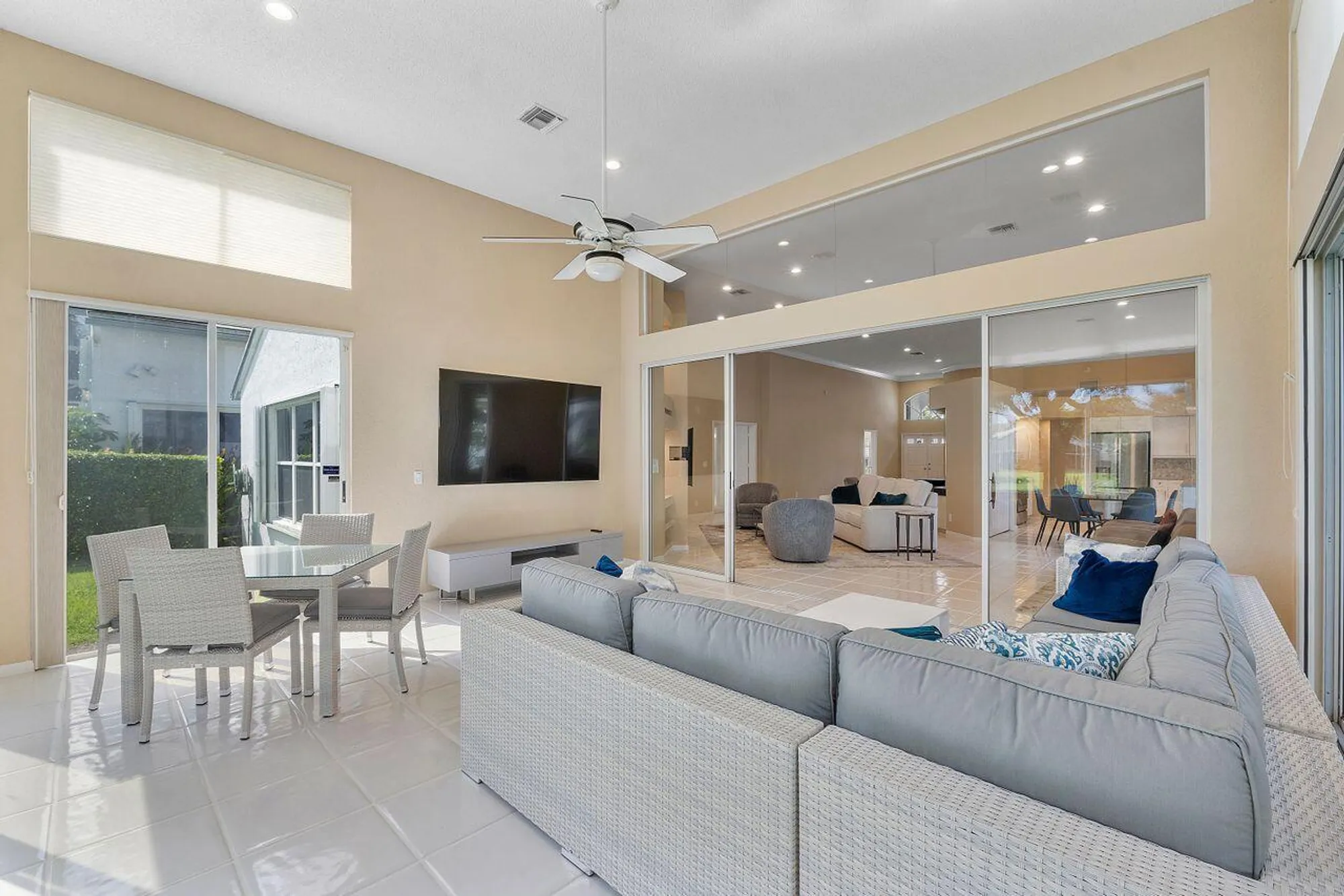 Property Slideshow image 13 of 42 | 6388 three lakes ln, Boynton Beach, FL, 33437