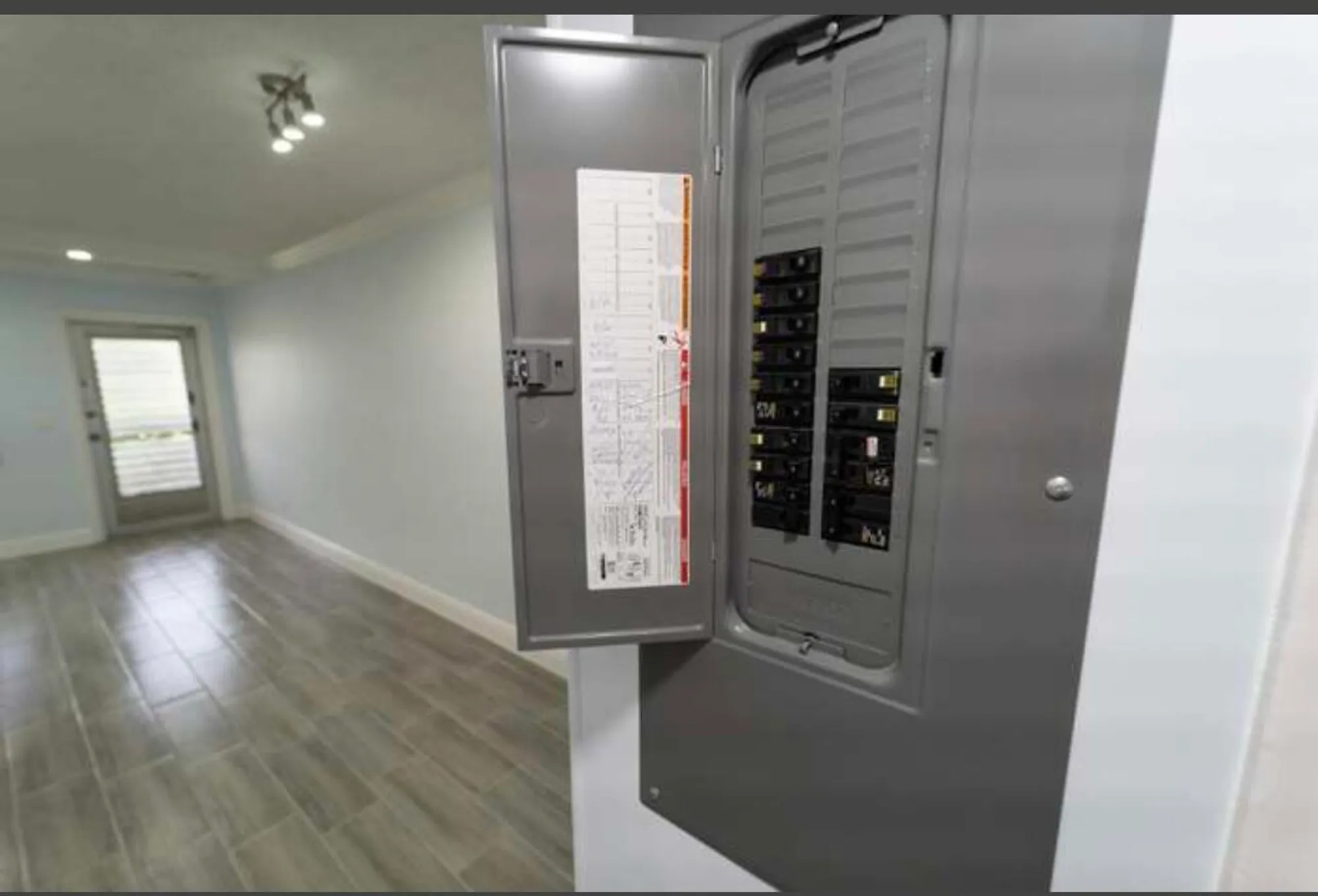 Property Slideshow image 6 of 12 | 309 windsor, West Palm Beach, FL, 33417