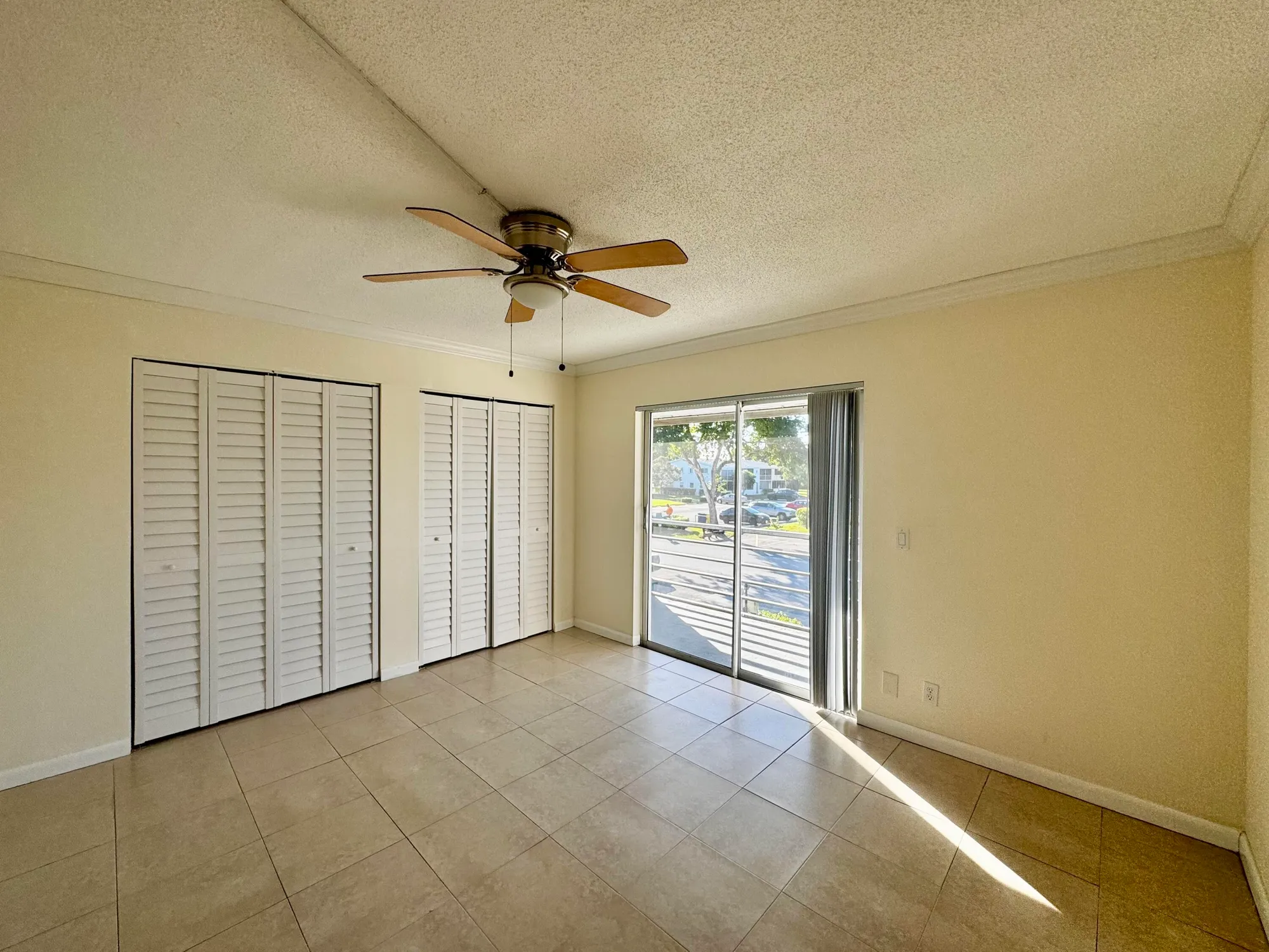 Property Slideshow image 8 of 19 | 206 dorchester i, West Palm Beach, FL, 33417