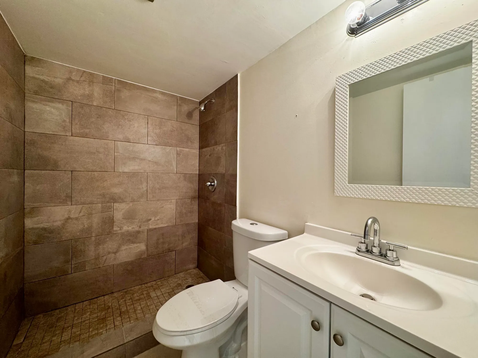 Property Slideshow image 10 of 19 | 206 dorchester i, West Palm Beach, FL, 33417
