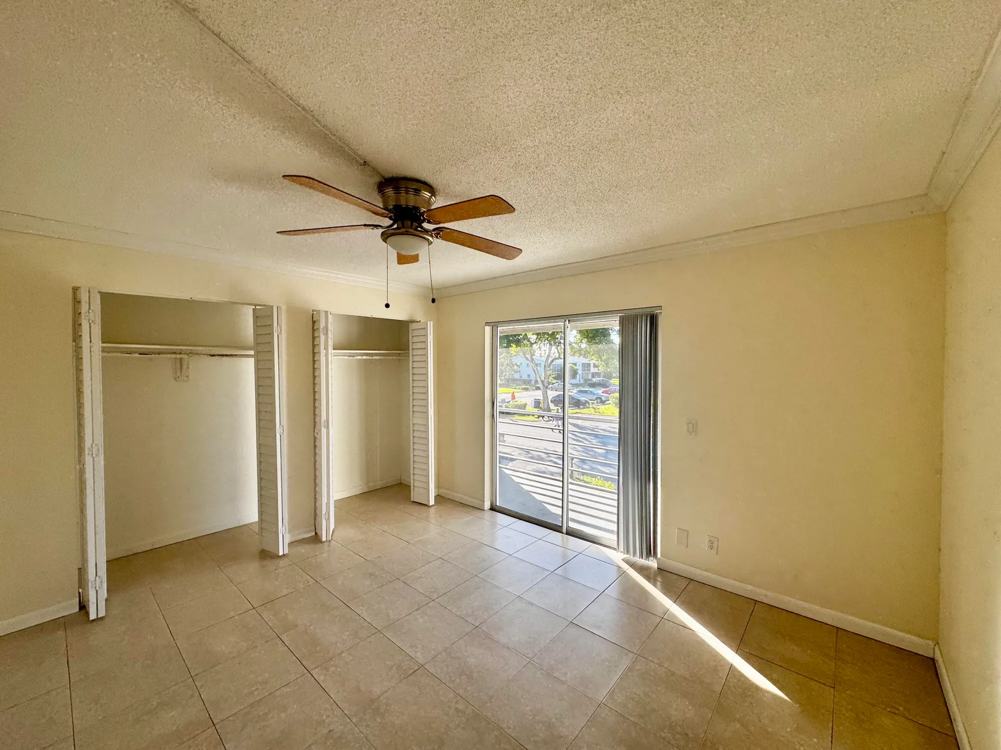 Property Slideshow image 9 of 19 | 206 dorchester i, West Palm Beach, FL, 33417