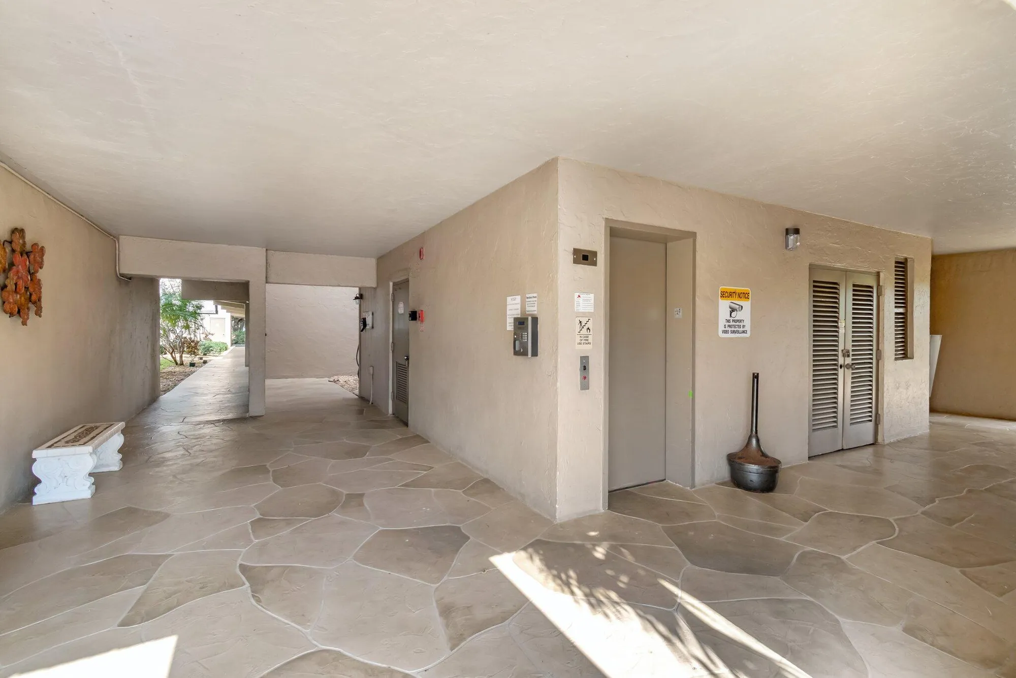 Property Slideshow image 38 of 46 | 2300 ne 1st ln apt 307, Boynton Beach, FL, 33435