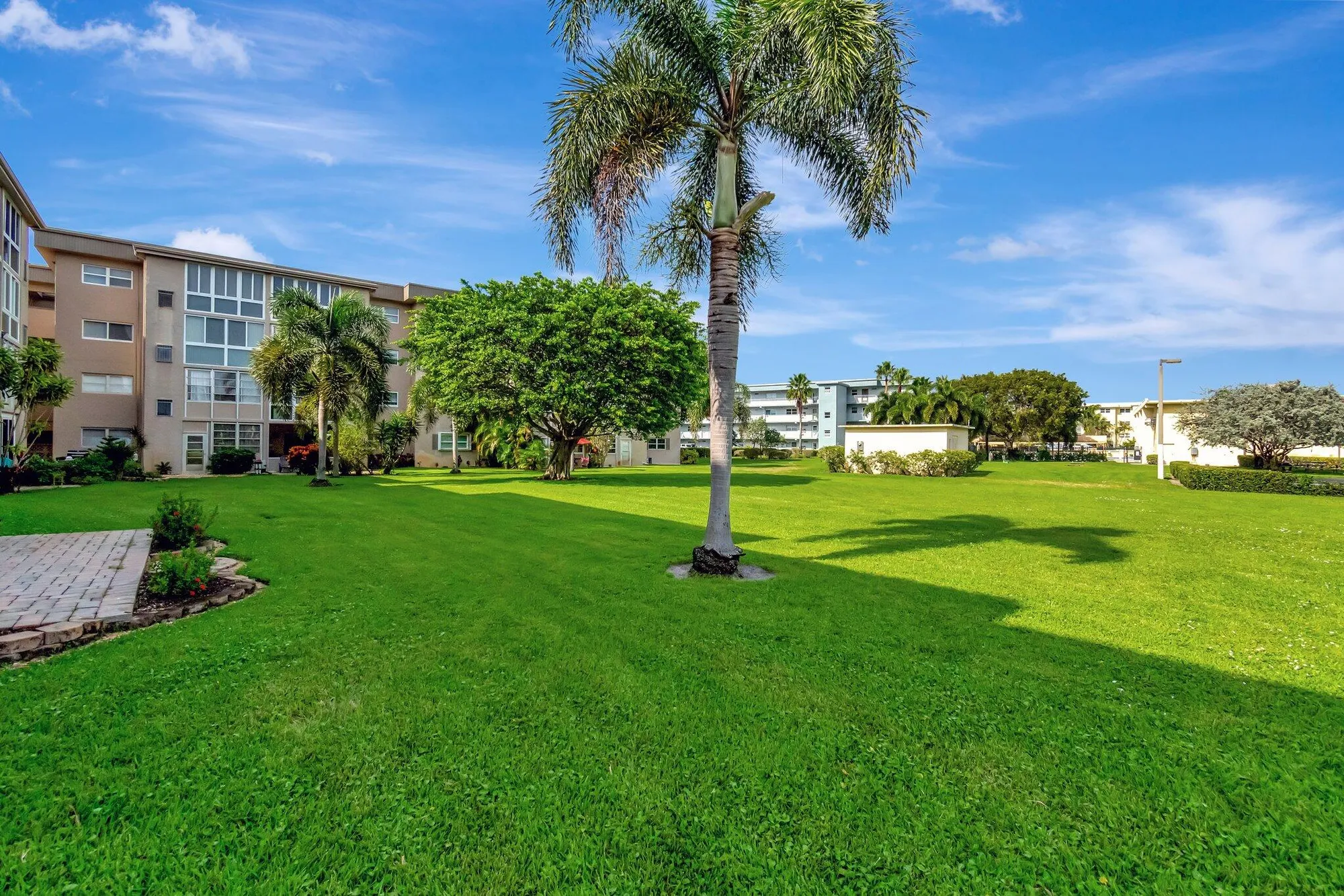 Property Slideshow image 33 of 46 | 2300 ne 1st ln apt 307, Boynton Beach, FL, 33435