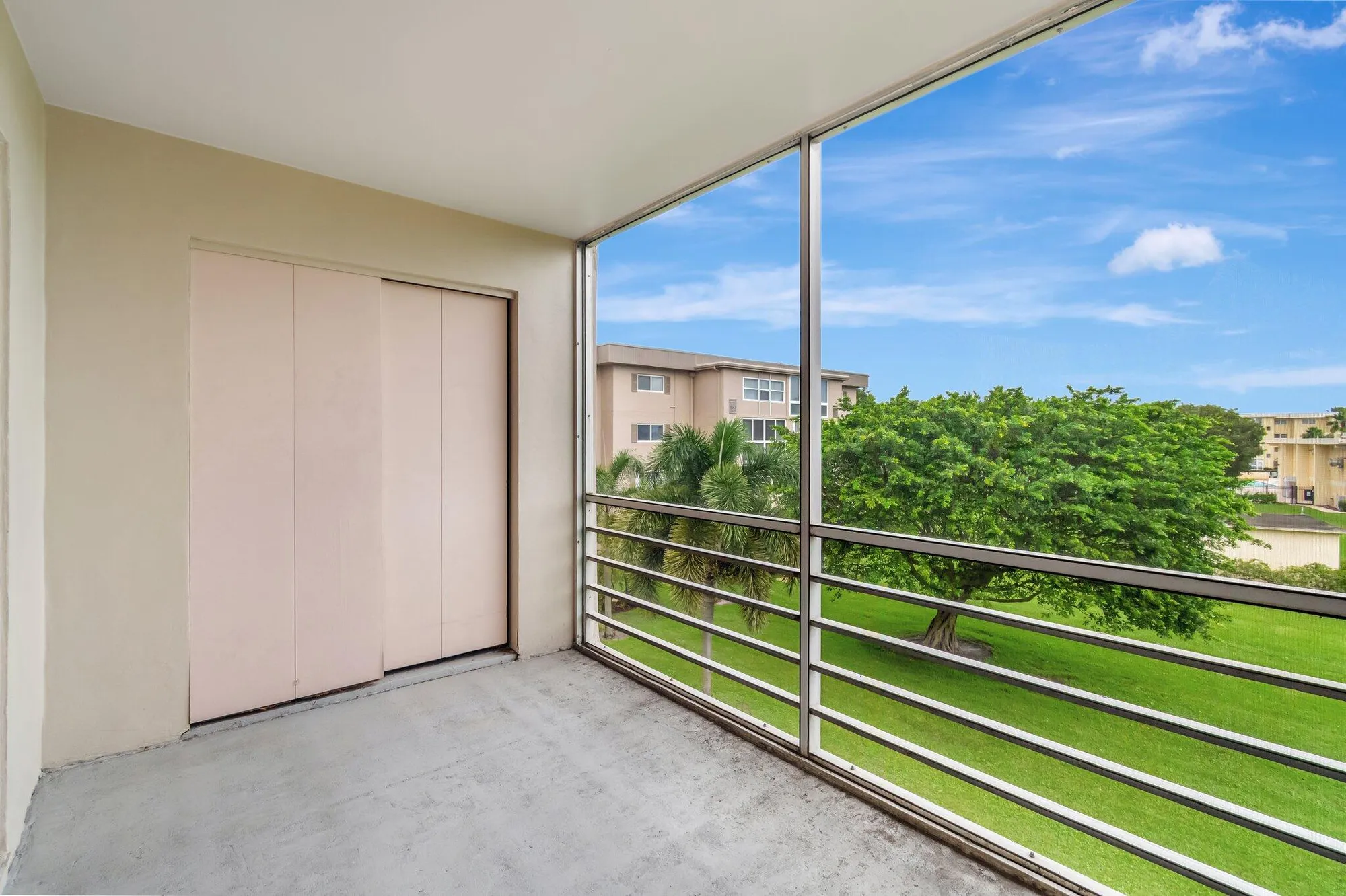 Property Slideshow image 27 of 46 | 2300 ne 1st ln apt 307, Boynton Beach, FL, 33435