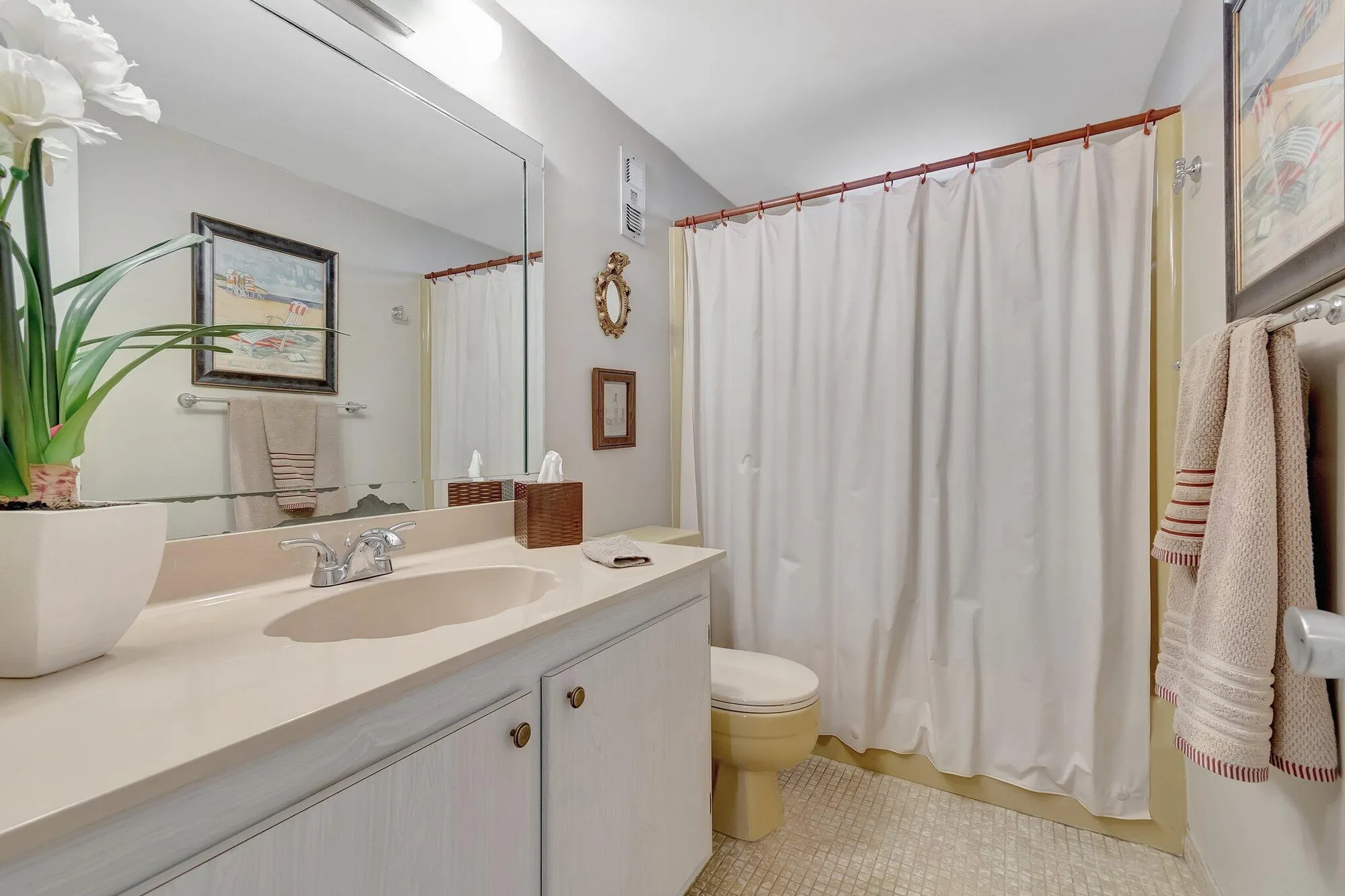 Property Slideshow image 12 of 46 | 2300 ne 1st ln apt 307, Boynton Beach, FL, 33435
