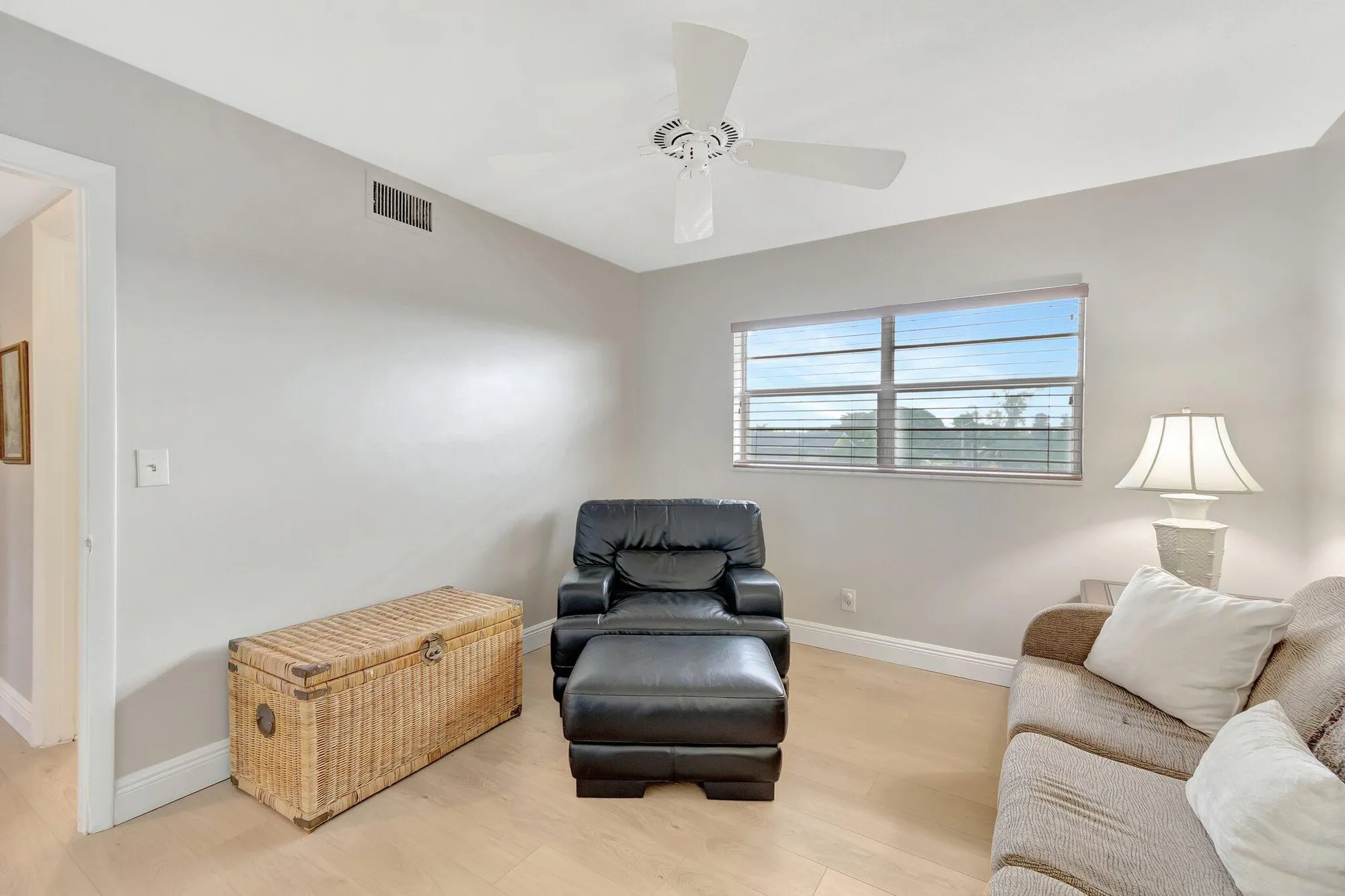 Property Slideshow image 11 of 46 | 2300 ne 1st ln apt 307, Boynton Beach, FL, 33435