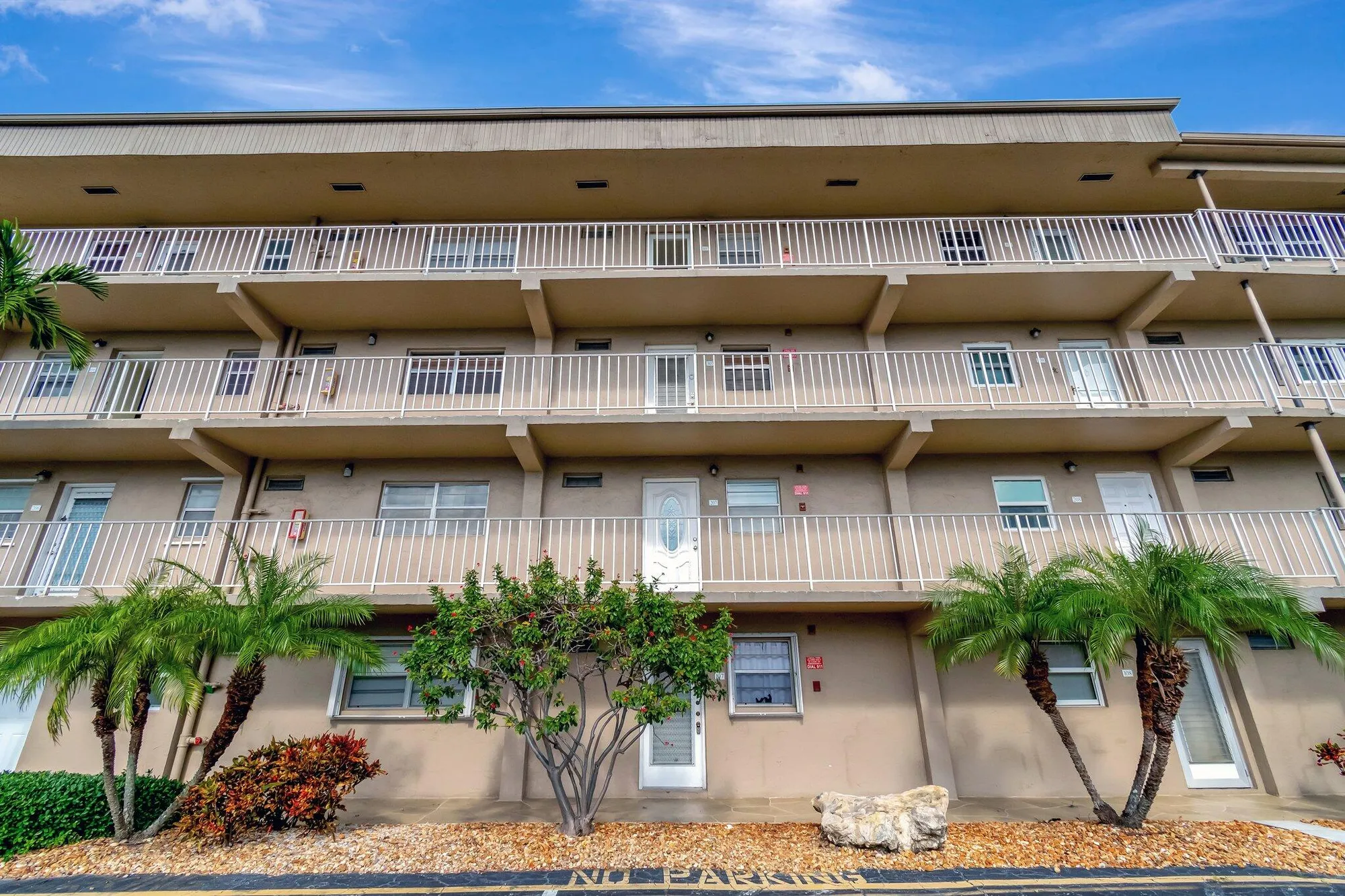 Property Slideshow image 2 of 46 | 2300 ne 1st ln apt 307, Boynton Beach, FL, 33435