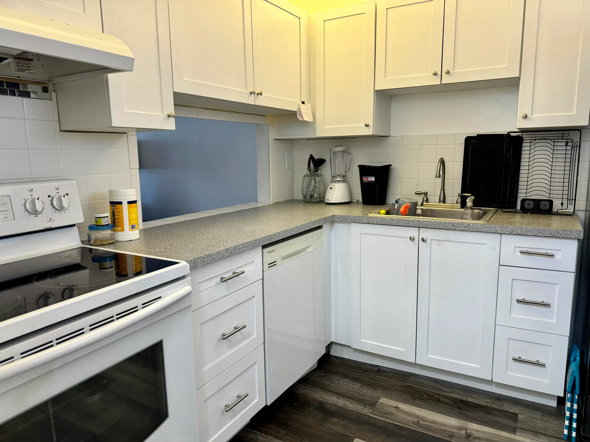 Property Slideshow image 3 of 15 | 2581 garden dr 309, Lake Worth, FL, 33461