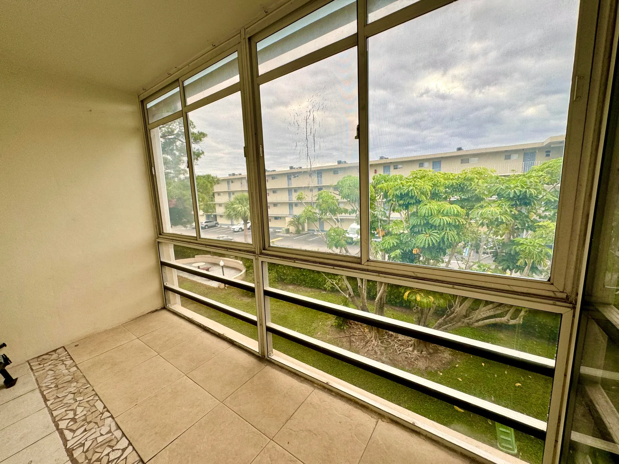 Property Slideshow image 14 of 15 | 2581 garden dr 309, Lake Worth, FL, 33461