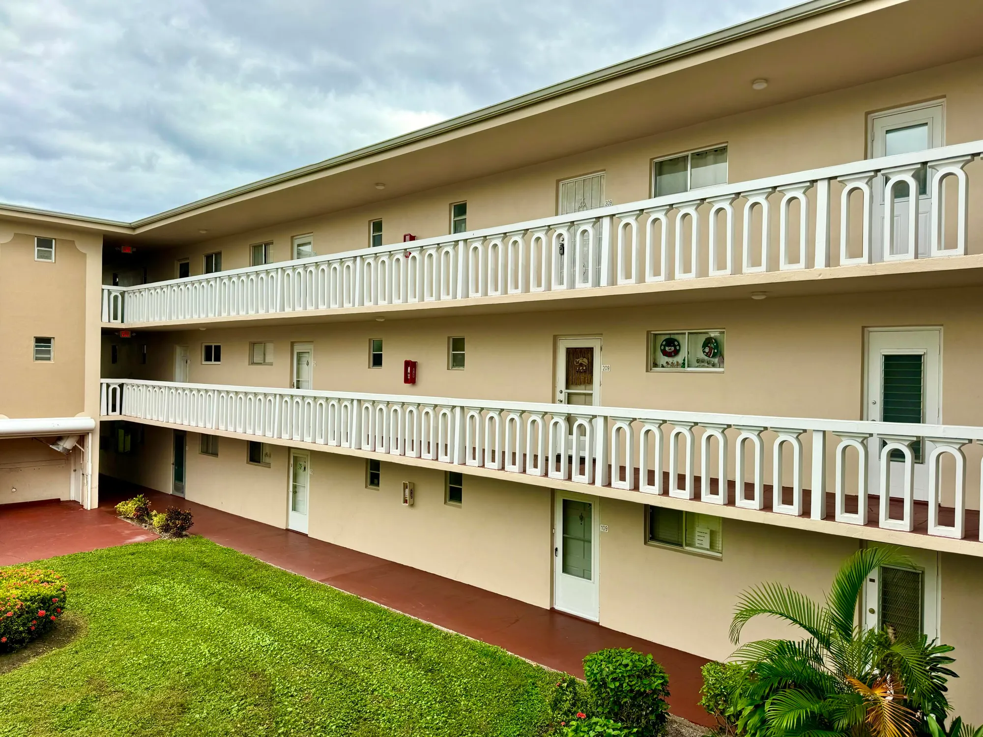 Property Slideshow image 15 of 15 | 2581 garden dr 309, Lake Worth, FL, 33461