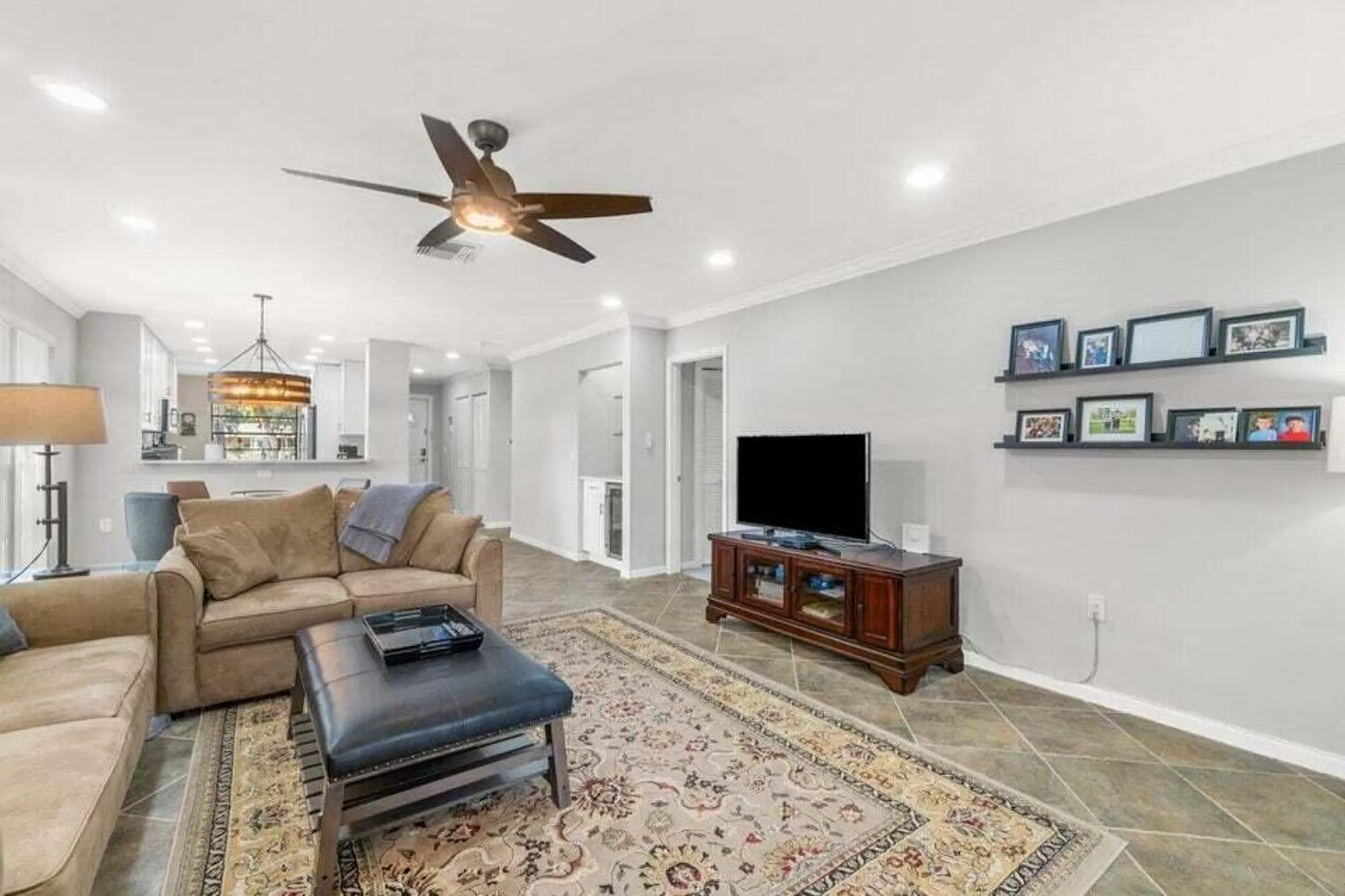 Property Slideshow image 10 of 43 | 25 stratford dr d, Boynton Beach, FL, 33436