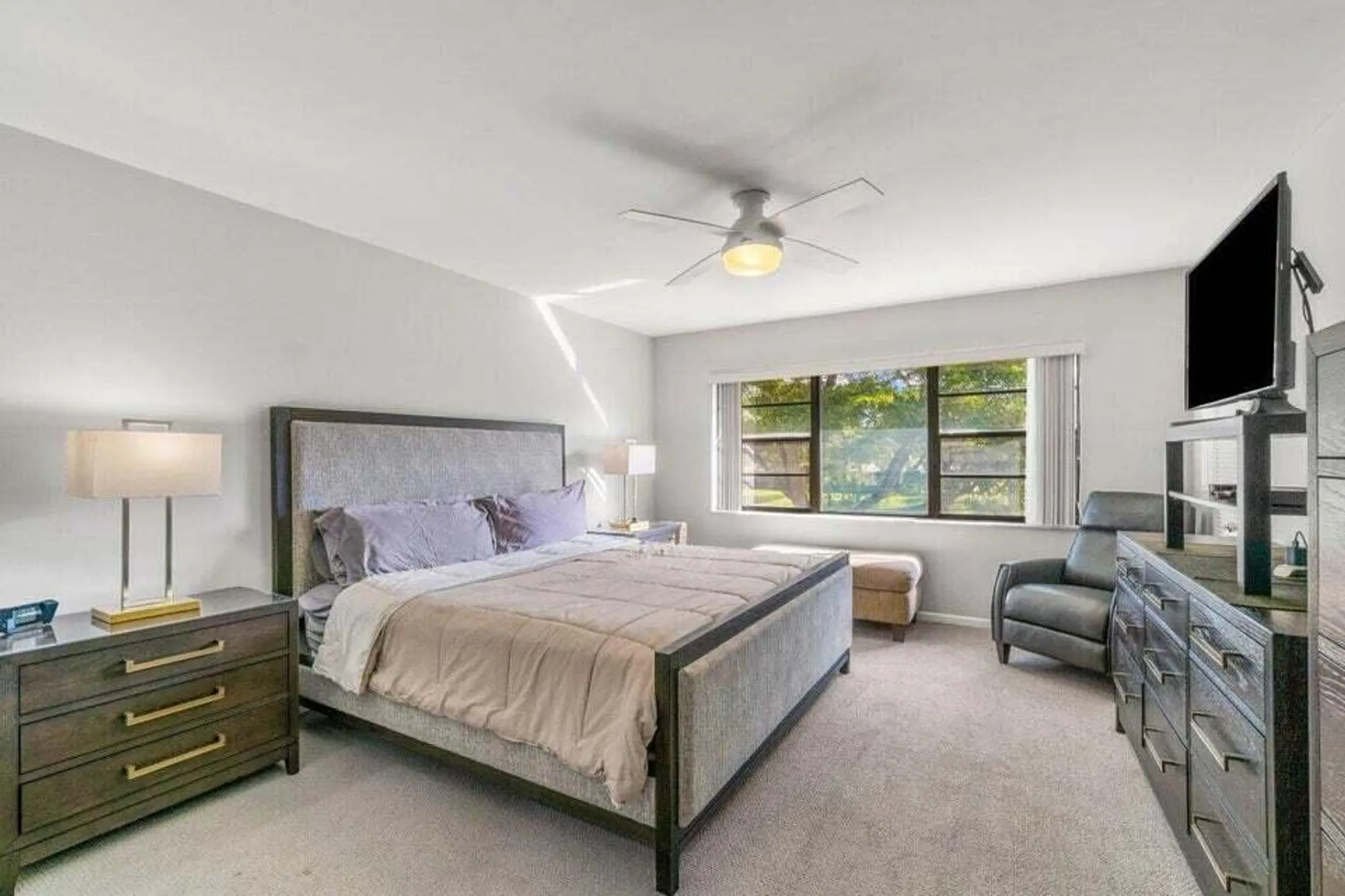 Property Slideshow image 13 of 43 | 25 stratford dr d, Boynton Beach, FL, 33436