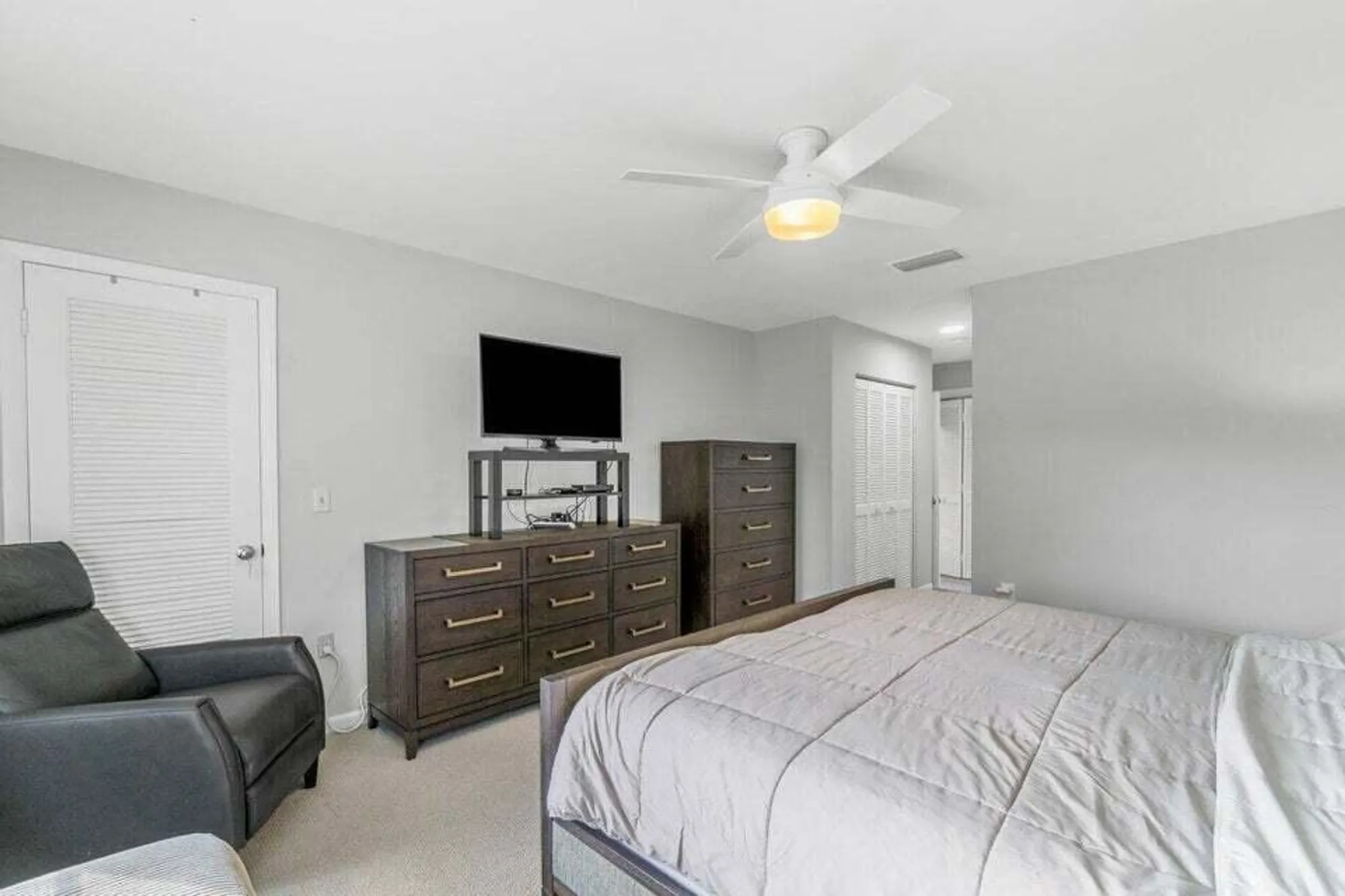 Property Slideshow image 14 of 43 | 25 stratford dr d, Boynton Beach, FL, 33436