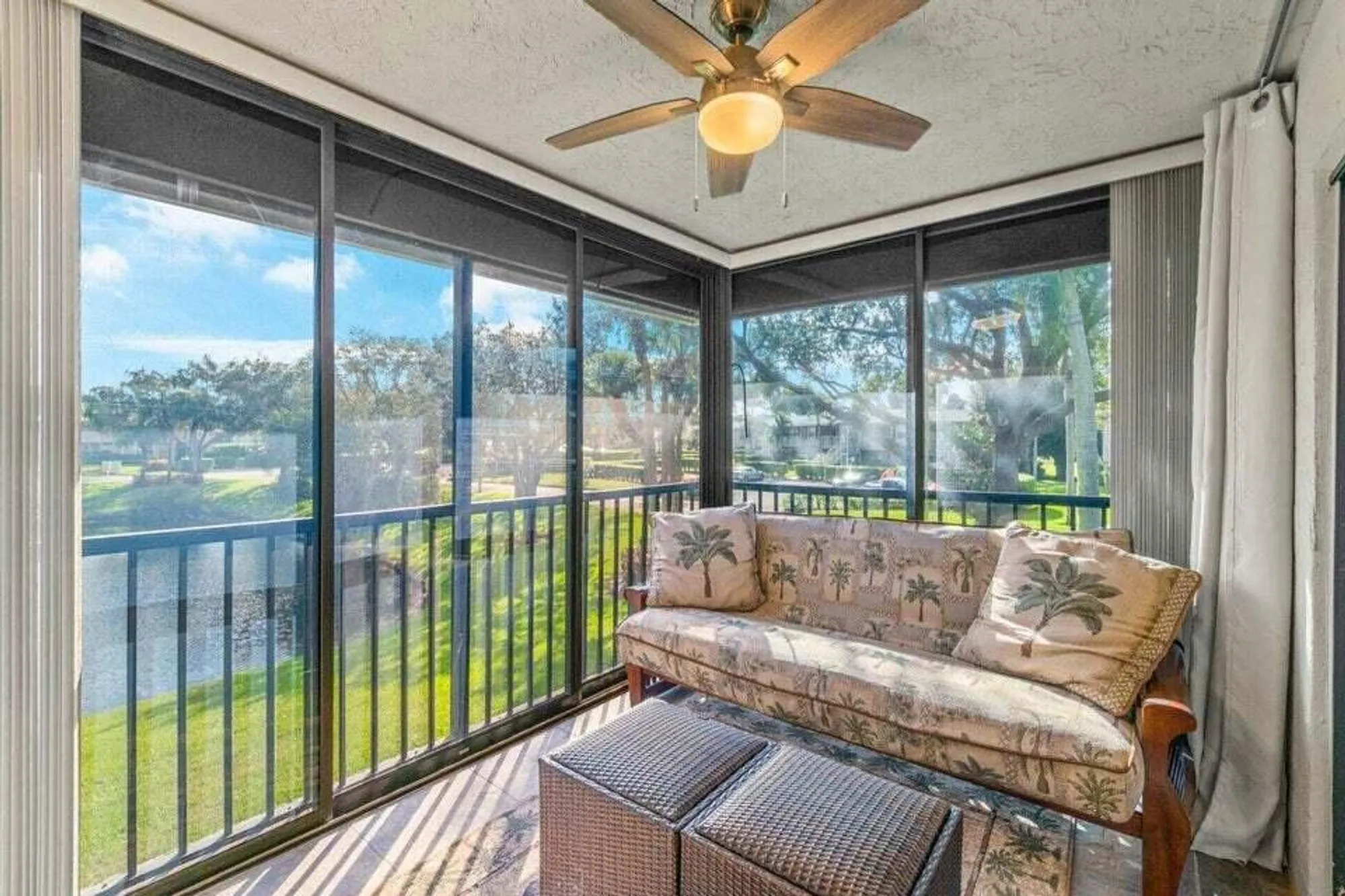 Property Slideshow image 22 of 43 | 25 stratford dr d, Boynton Beach, FL, 33436