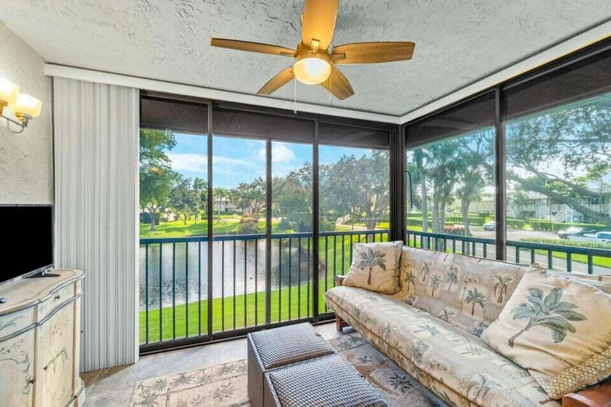 Property Slideshow image 24 of 43 | 25 stratford dr d, Boynton Beach, FL, 33436