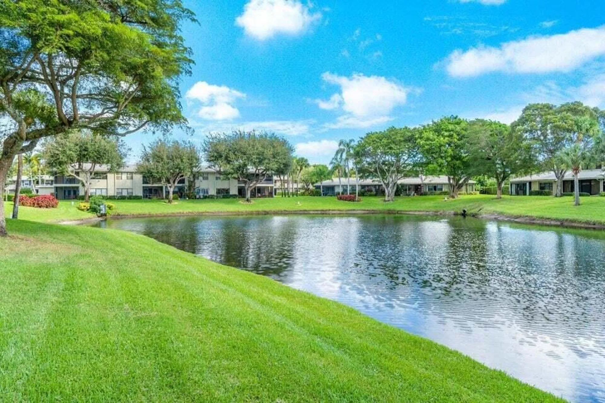 Property Slideshow image 27 of 43 | 25 stratford dr d, Boynton Beach, FL, 33436
