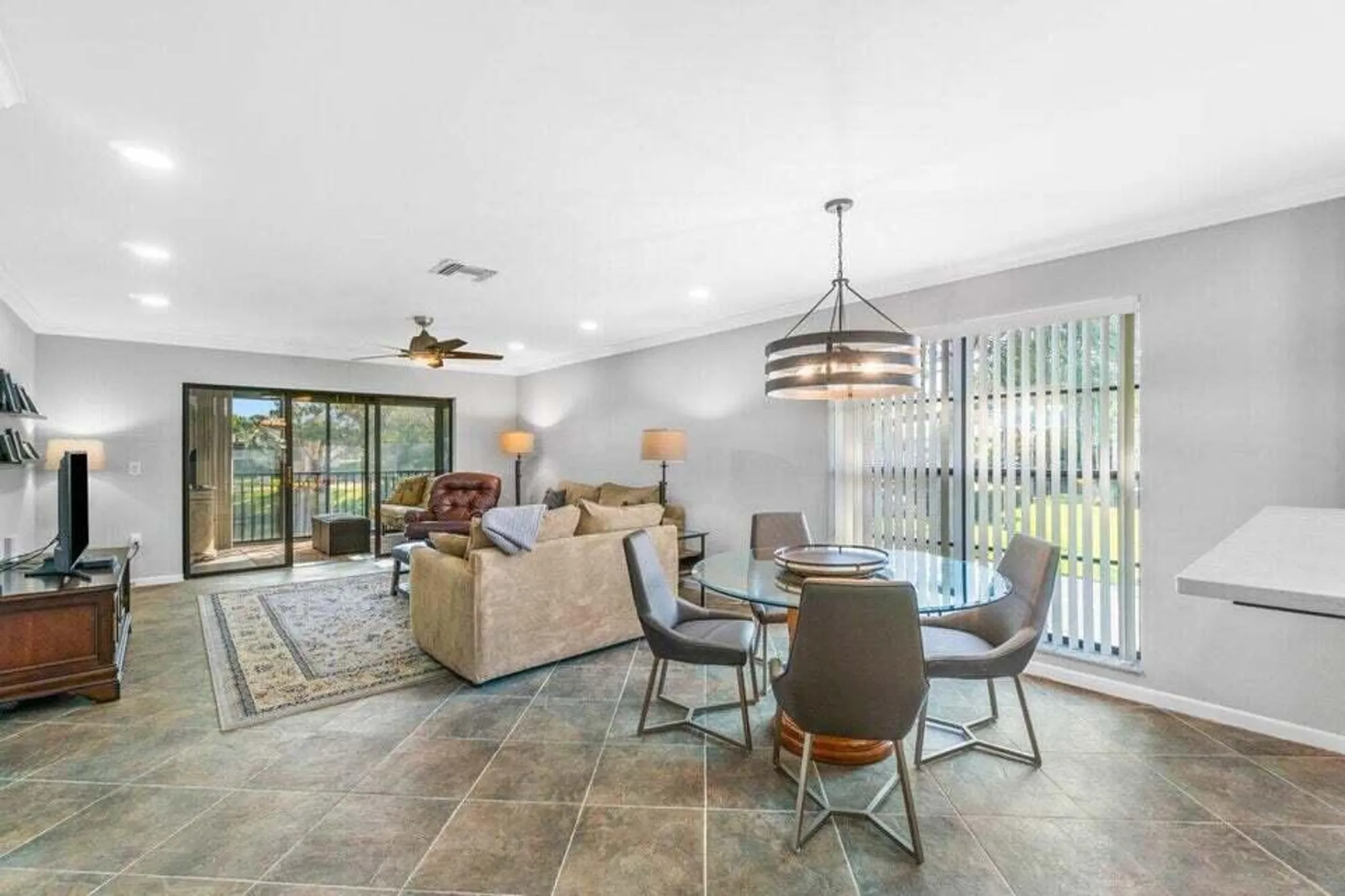 Property Slideshow image 9 of 43 | 25 stratford dr d, Boynton Beach, FL, 33436