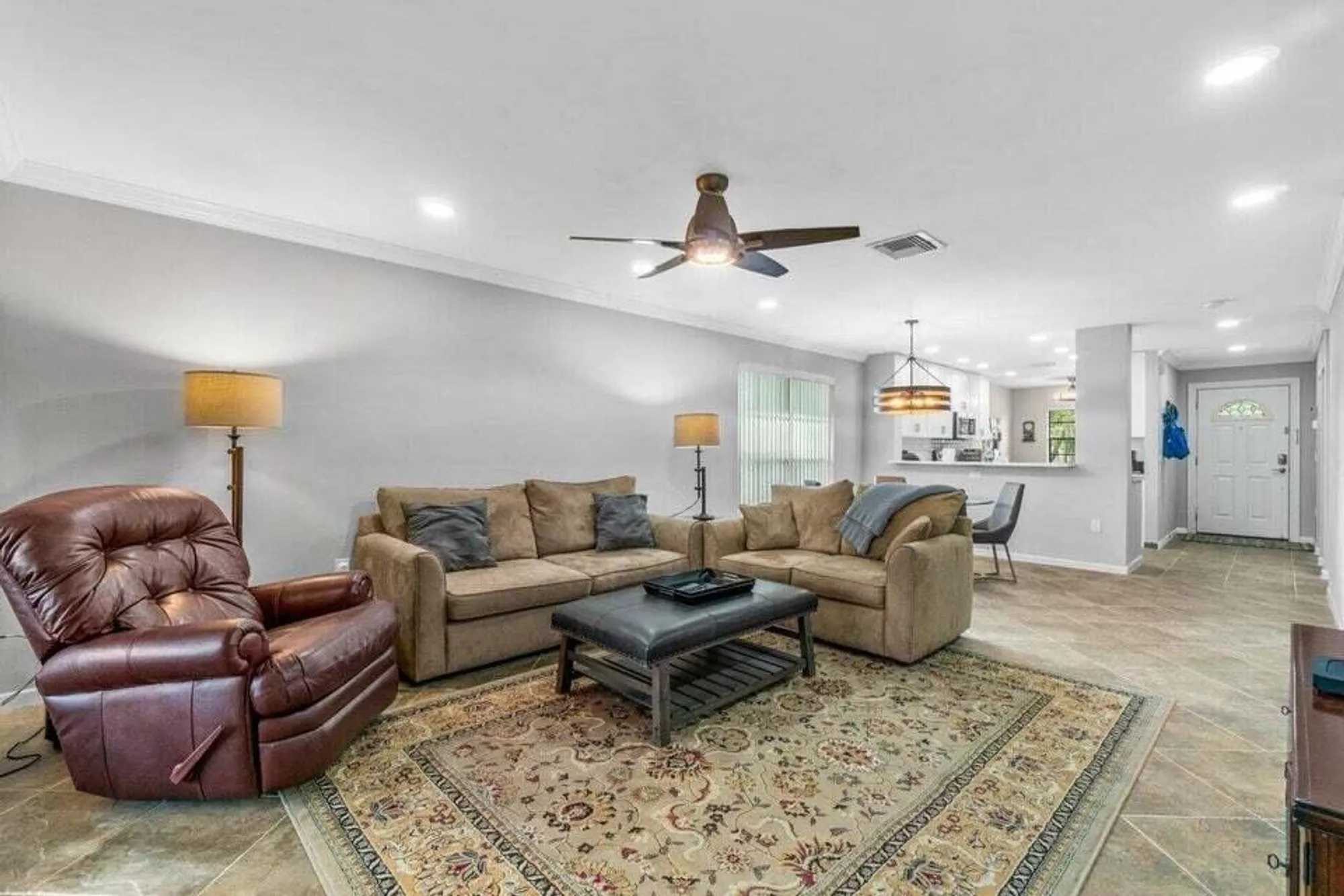 Property Slideshow image 11 of 43 | 25 stratford dr d, Boynton Beach, FL, 33436