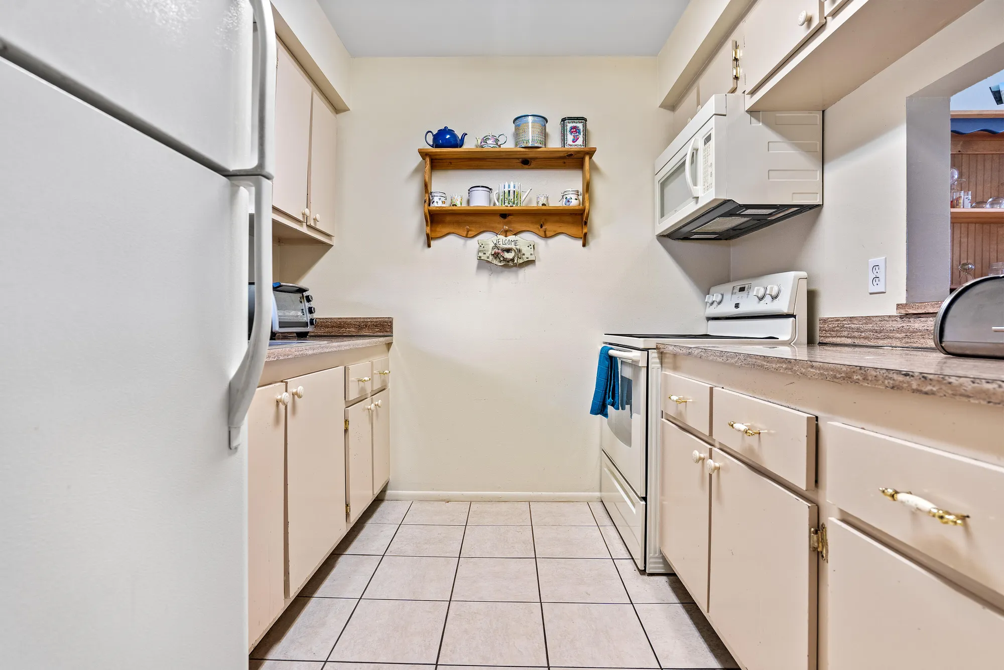 Property Slideshow image 7 of 18 | 12019 w greenway dr 205, Royal Palm Beach, FL, 33411
