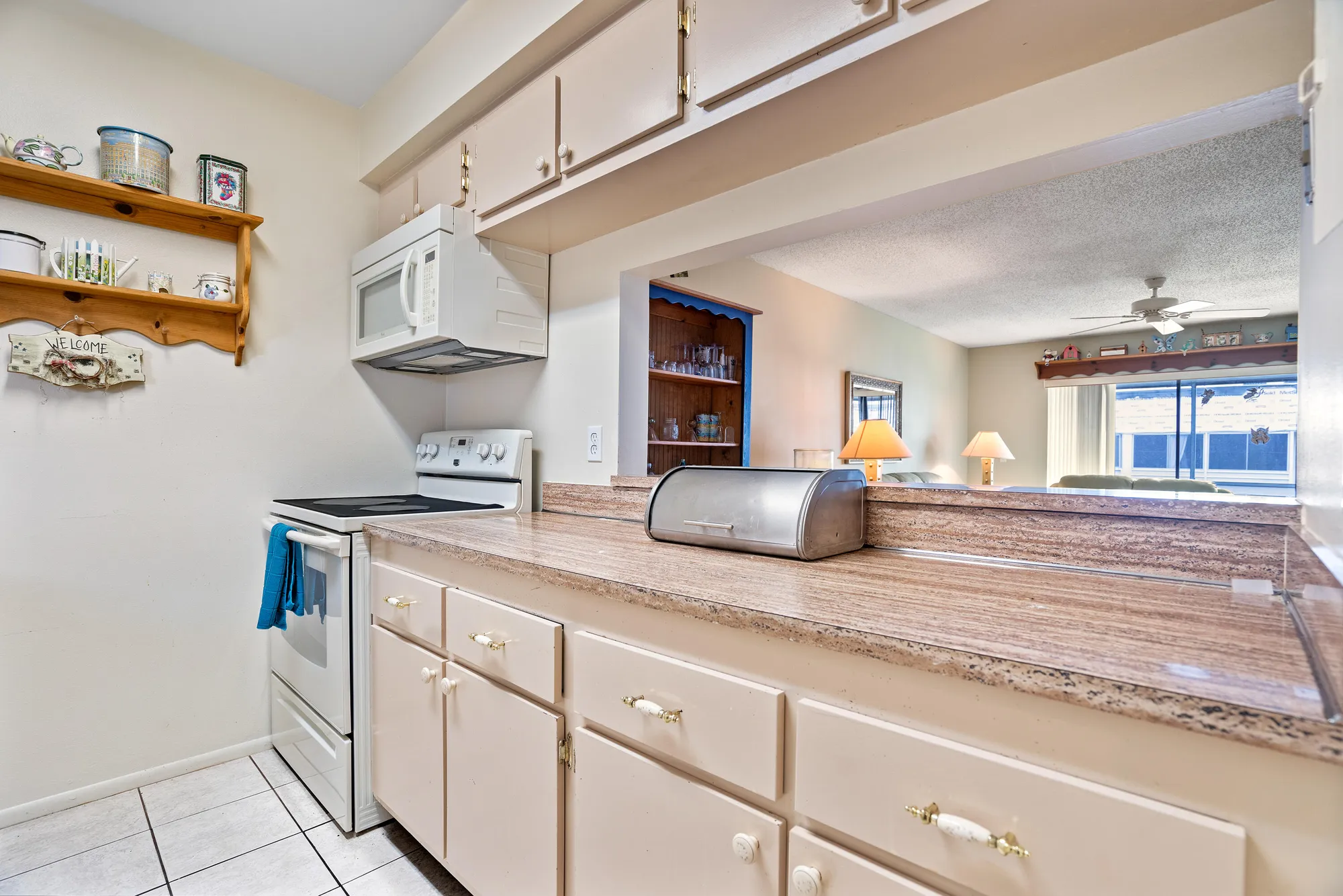 Property Slideshow image 9 of 18 | 12019 w greenway dr 205, Royal Palm Beach, FL, 33411