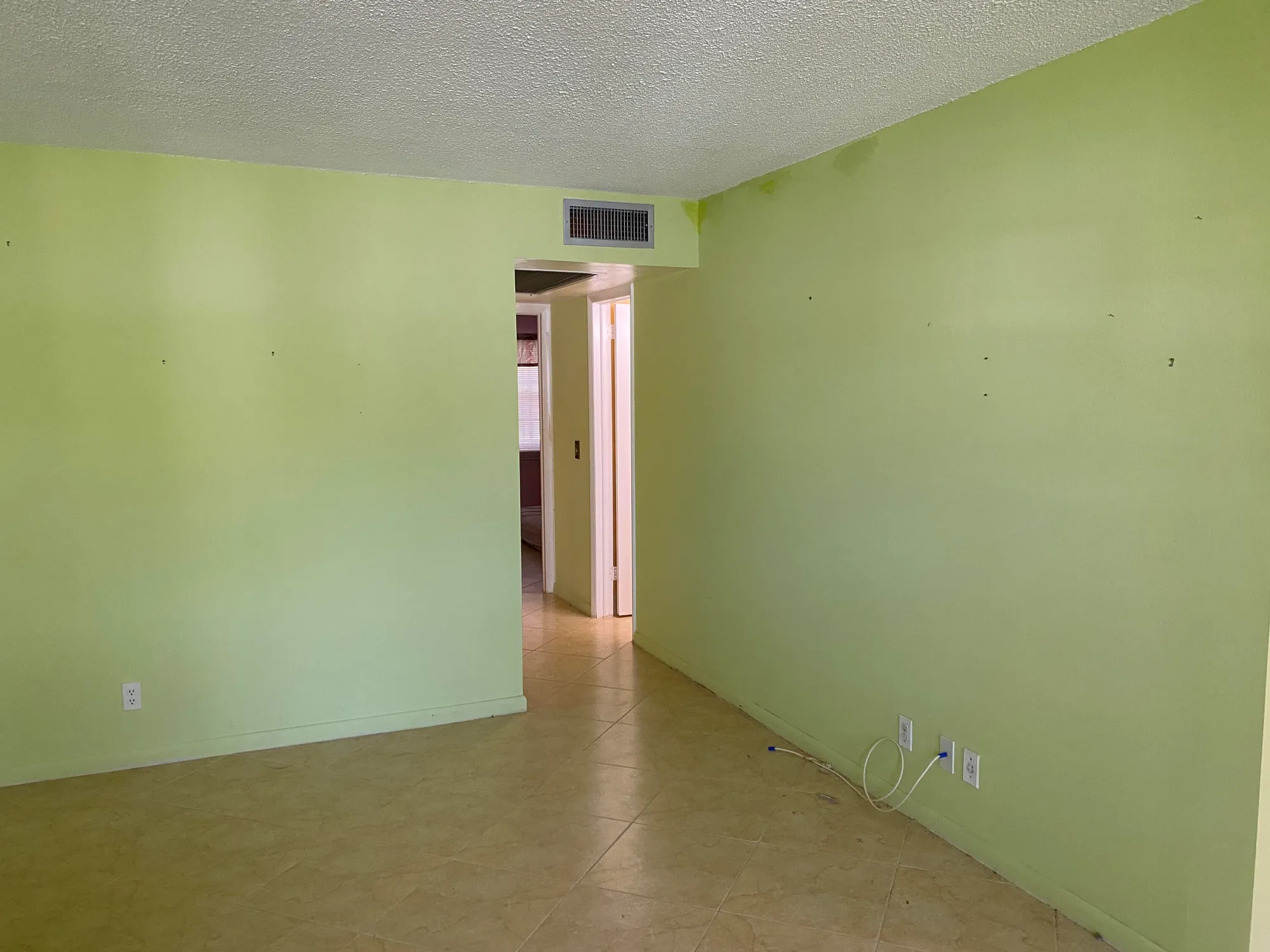 Property Slideshow image 8 of 40 | 95 cambridge e unit e, West Palm Beach, FL, 33417