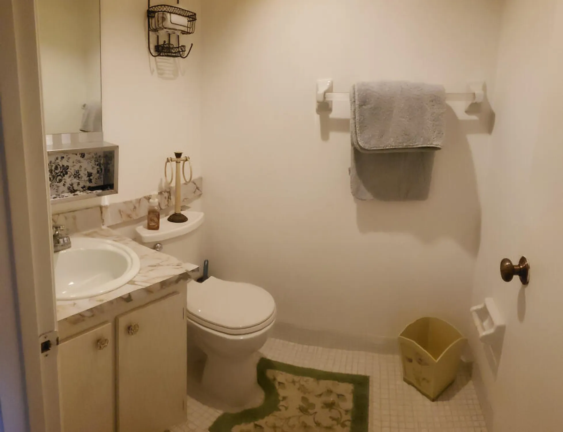 Property Slideshow image 12 of 40 | 3300 springdale blvd, Palm Springs, FL, 33461