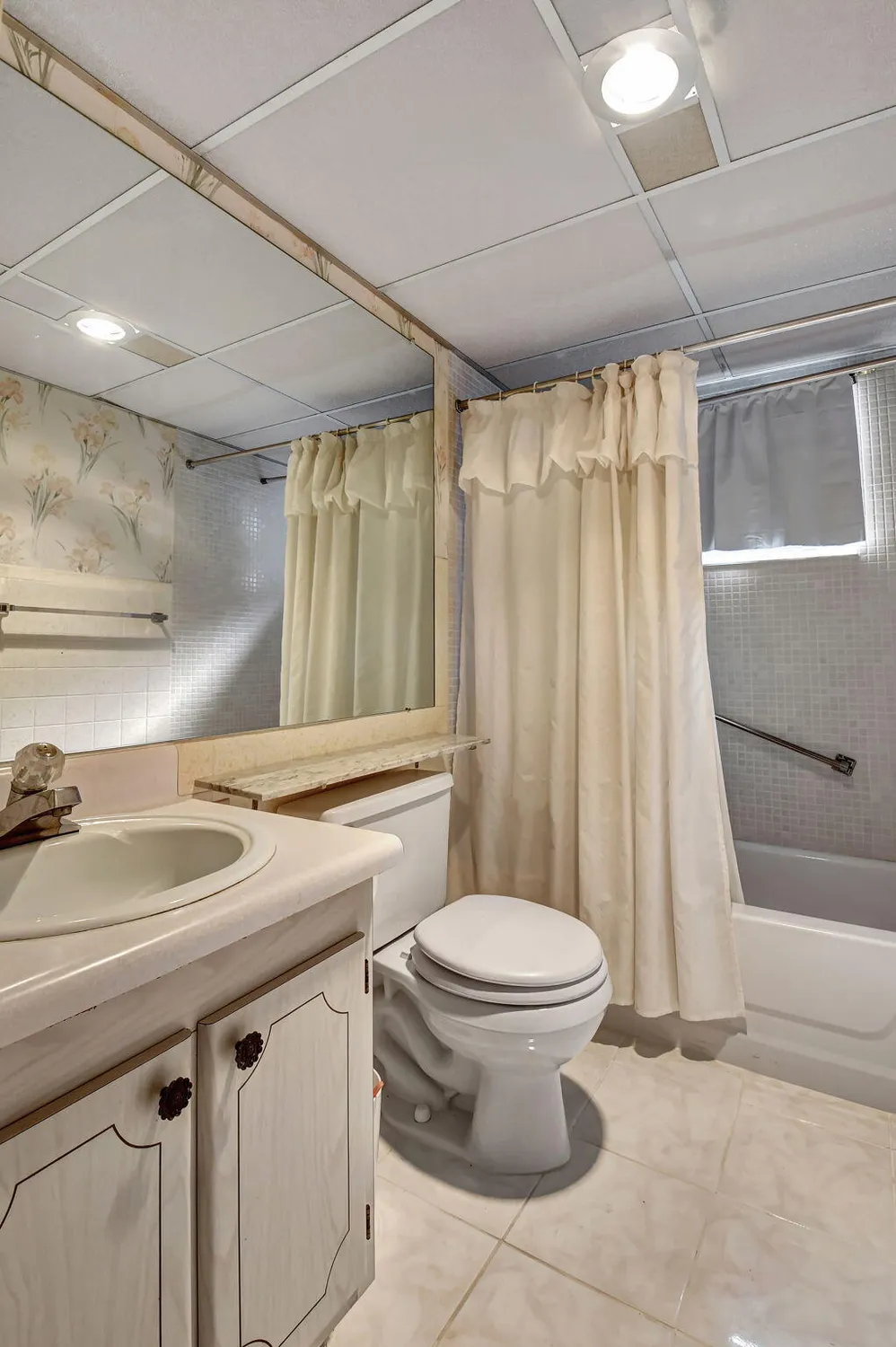 Property Slideshow image 18 of 58 | 325 saxony g, Delray Beach, FL, 33446