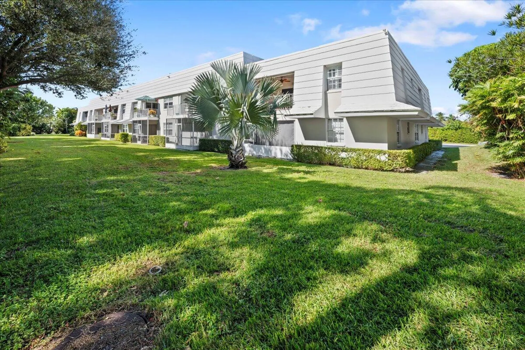 Property Slideshow image 3 of 40 | 1252 sugar sands blvd apt 132, Riviera Beach, FL, 33404