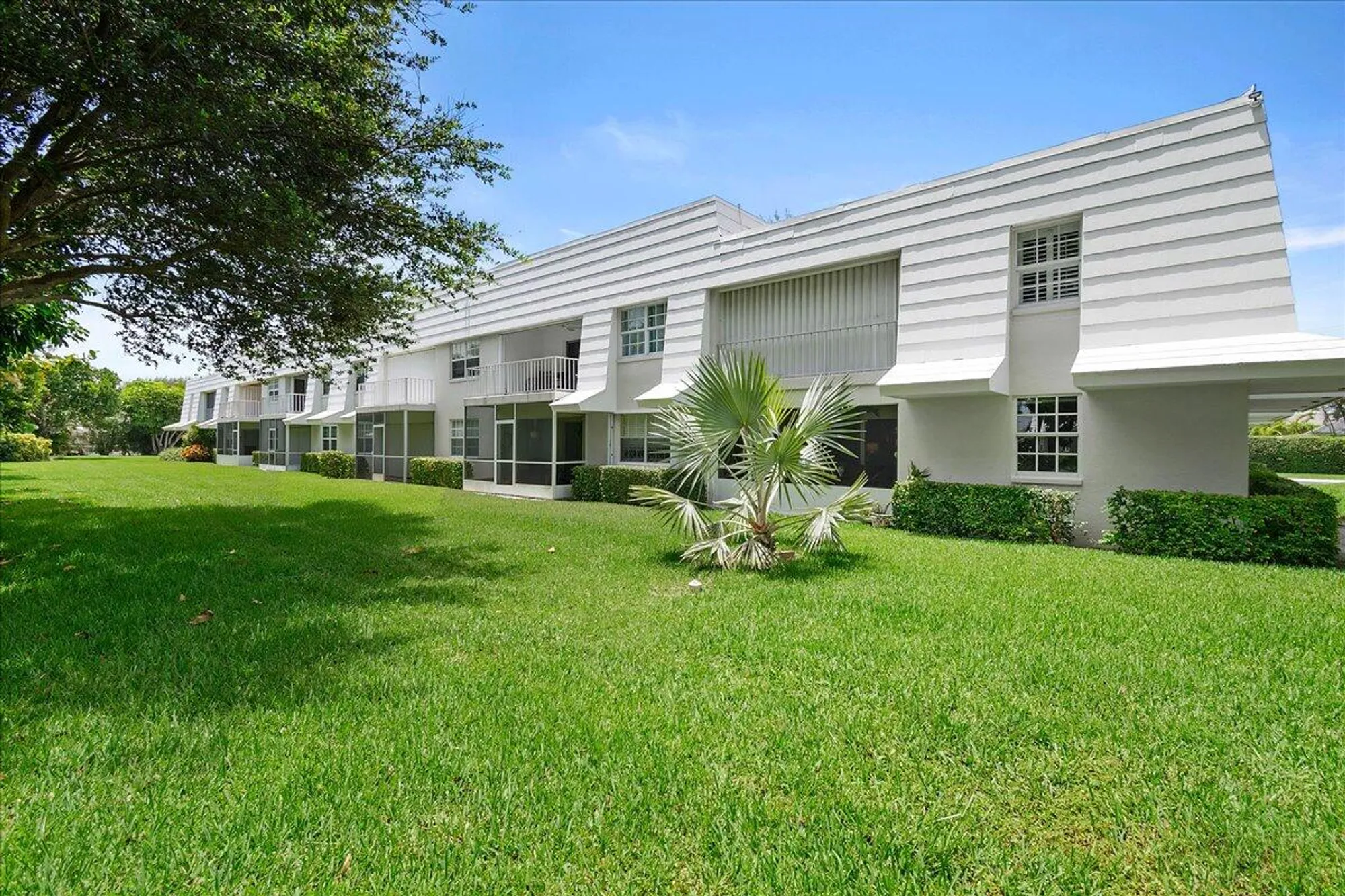 Property Slideshow image 4 of 40 | 1252 sugar sands blvd apt 132, Riviera Beach, FL, 33404