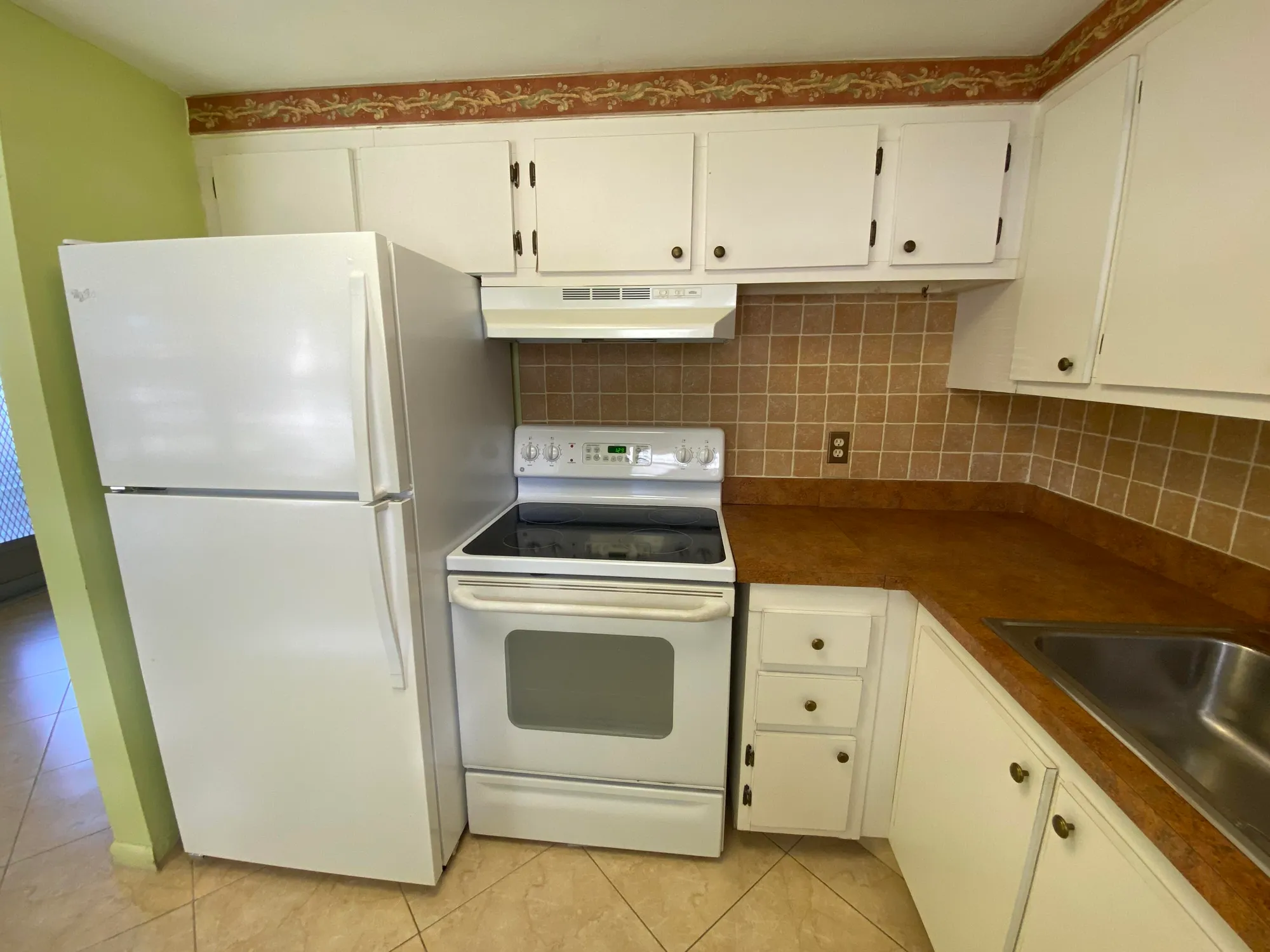 Property Slideshow image 11 of 40 | 95 cambridge e unit e, West Palm Beach, FL, 33417