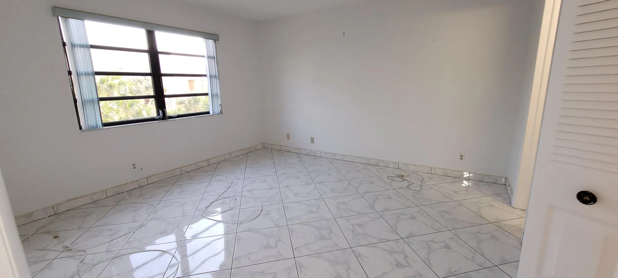 Property Slideshow image 4 of 16 | 4700 lucerne lakes blvd 407, Lake Worth, FL, 33467