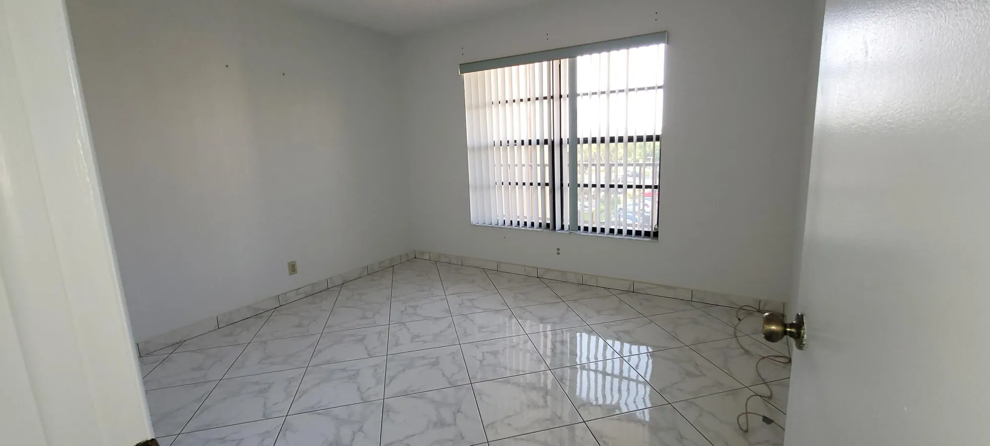 Property Slideshow image 8 of 16 | 4700 lucerne lakes blvd 407, Lake Worth, FL, 33467