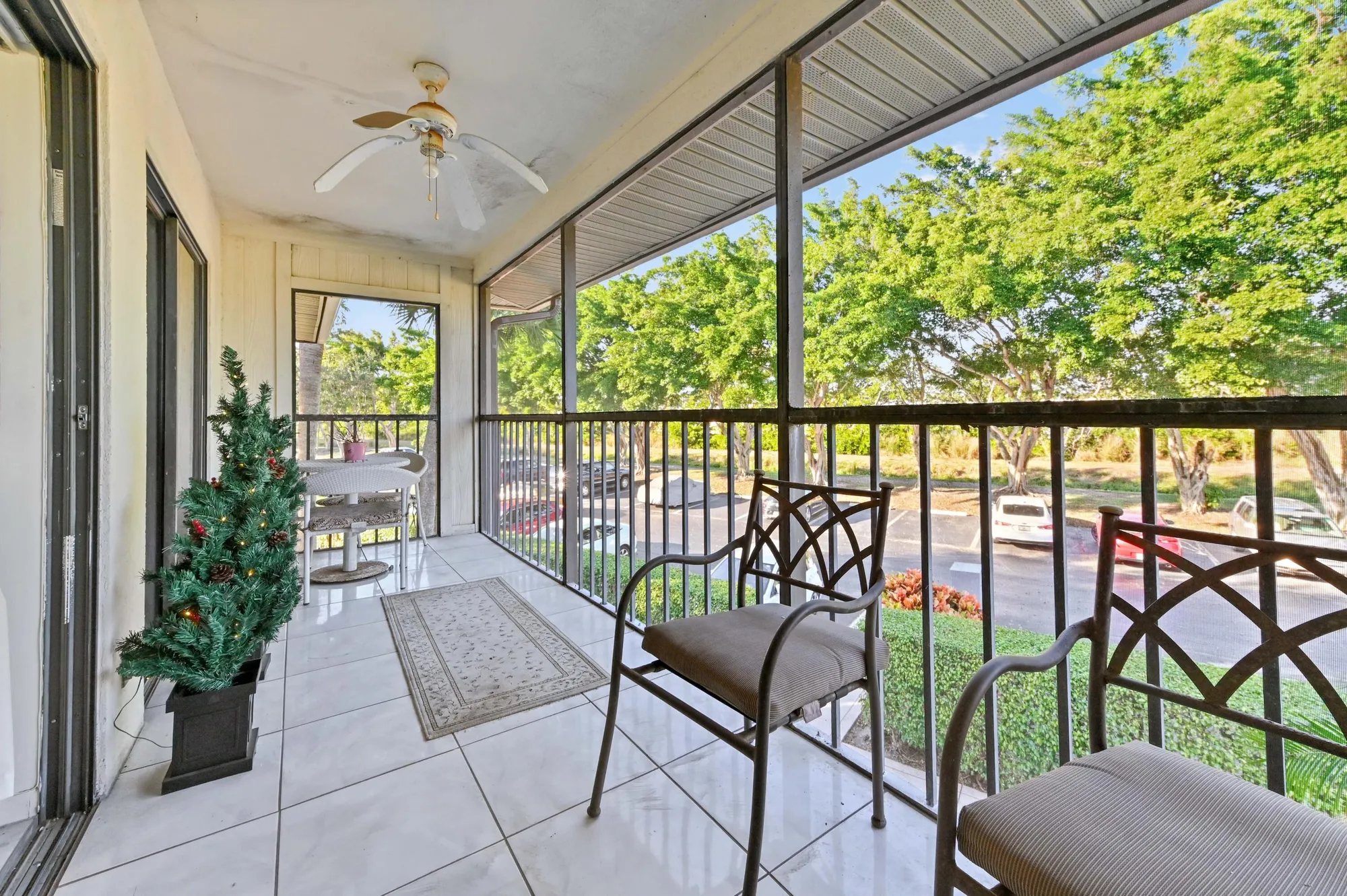 Property Slideshow image 11 of 50 | 15500 lakes of delray blvd apt 207, Delray Beach, FL, 33484