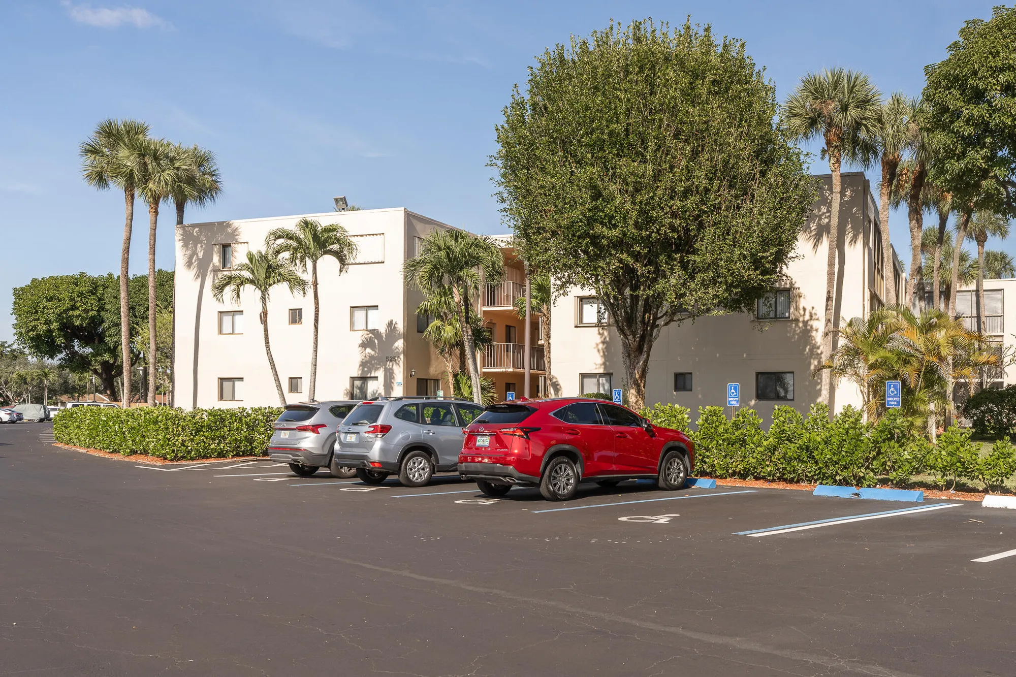 Property Slideshow image 2 of 37 | 5250 las verdes cir apt 116, Delray Beach, FL, 33484