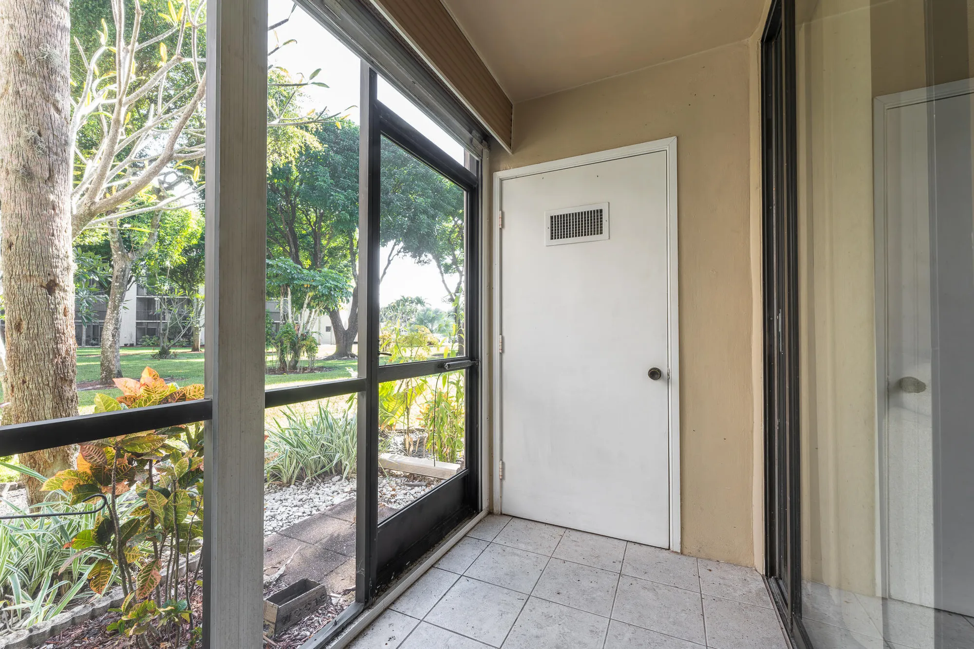 Property Slideshow image 28 of 37 | 5250 las verdes cir apt 116, Delray Beach, FL, 33484