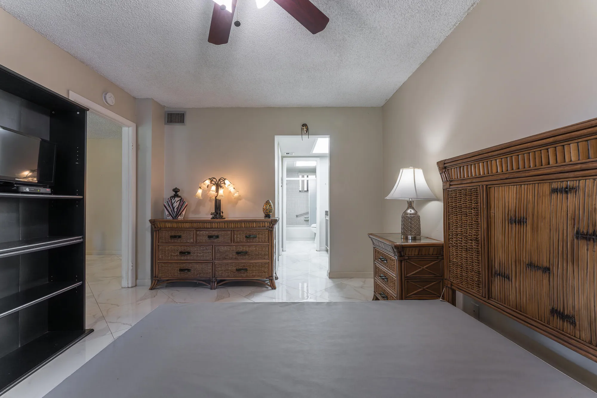 Property Slideshow image 18 of 37 | 5250 las verdes cir apt 116, Delray Beach, FL, 33484
