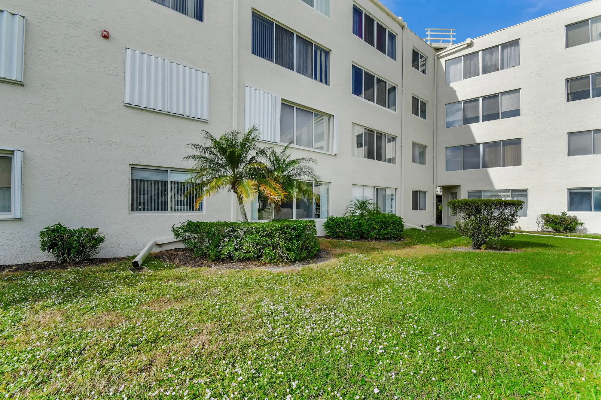 Property Slideshow image 32 of 73 | 6768 10th ave 113, Lake Worth, FL, 33467