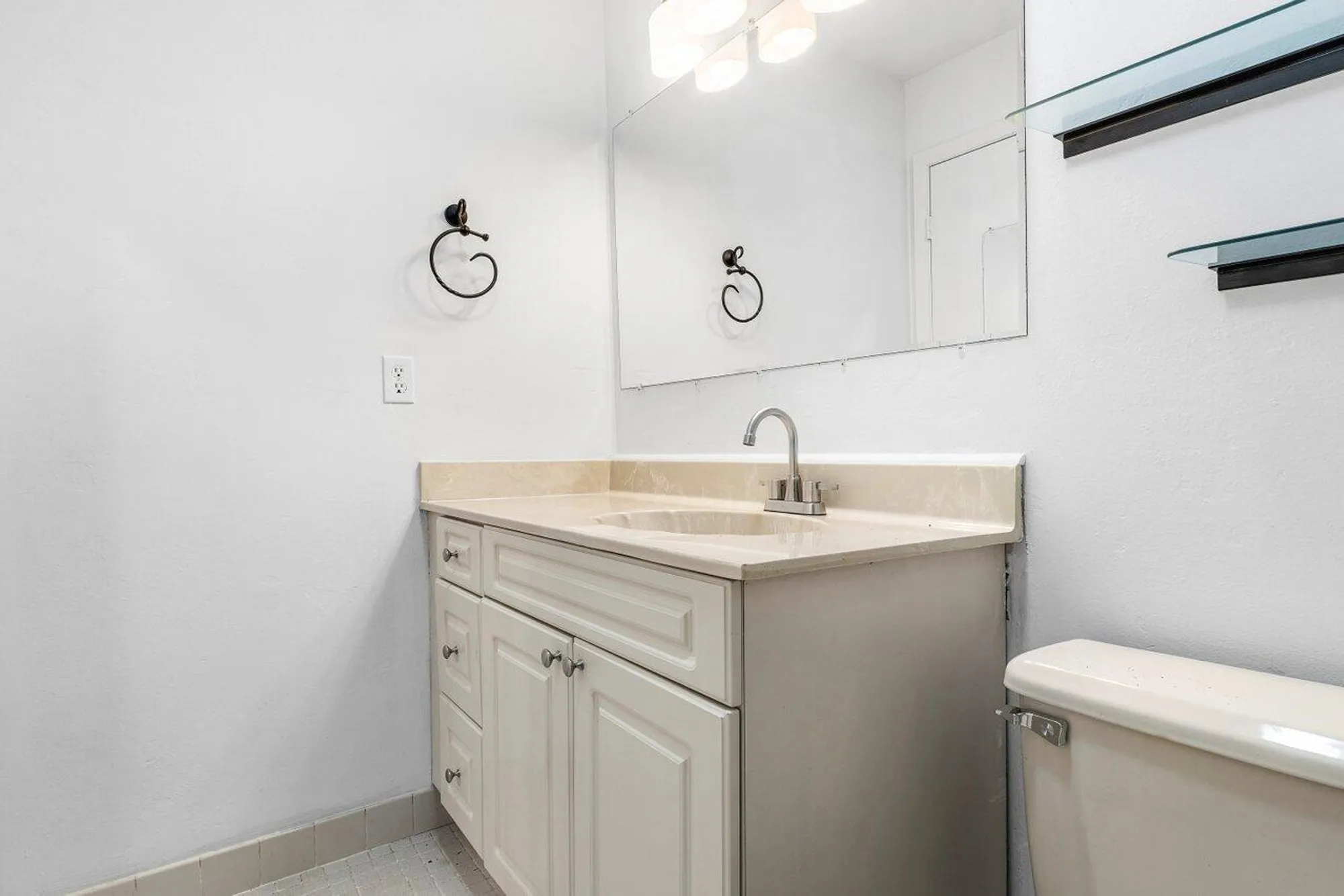 Property Slideshow image 19 of 28 | 5424 viburnum cir, Delray Beach, FL, 33484