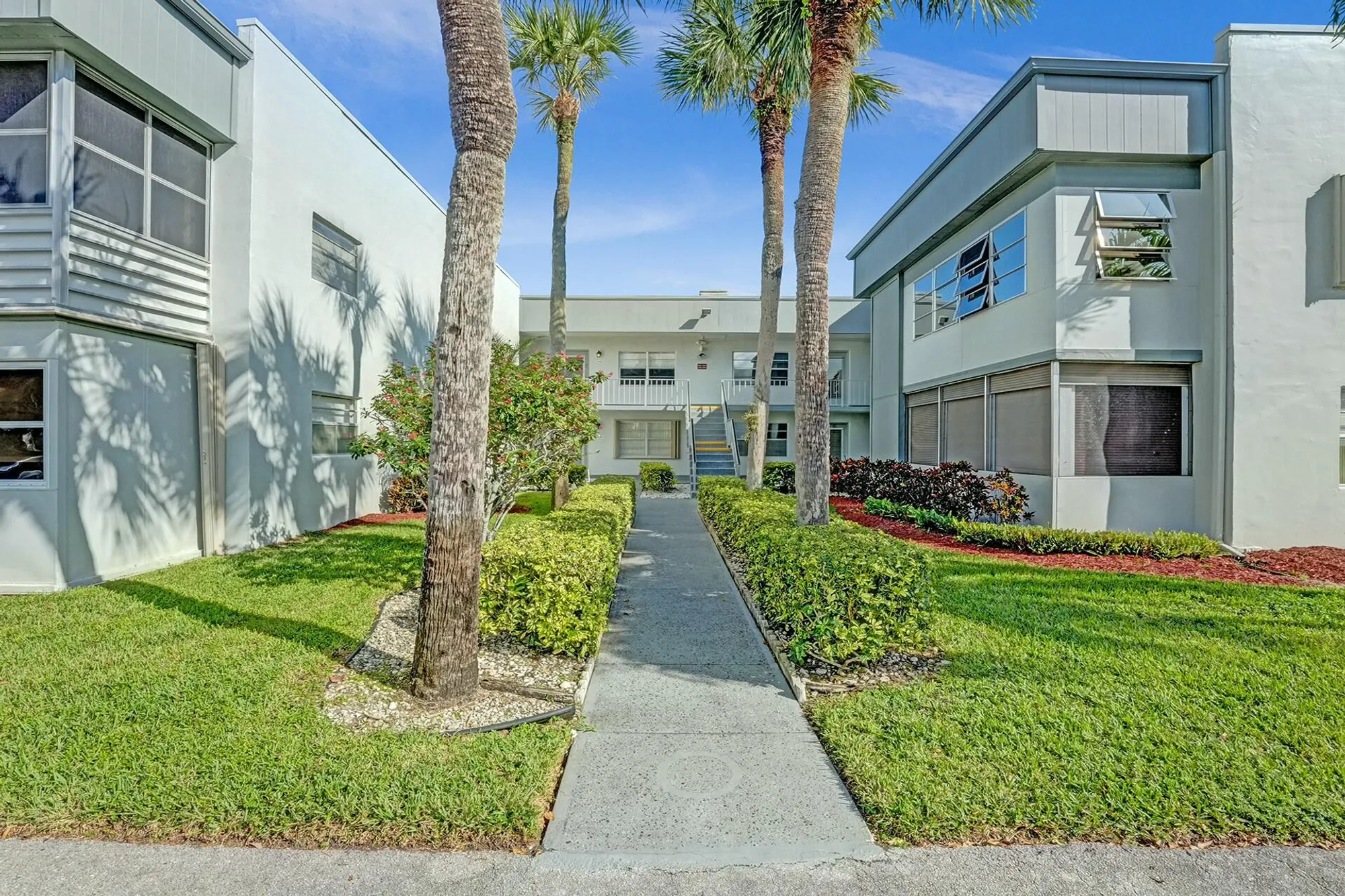 Property Slideshow image 14 of 40 | 710 burgundy o, Delray Beach, FL, 33484