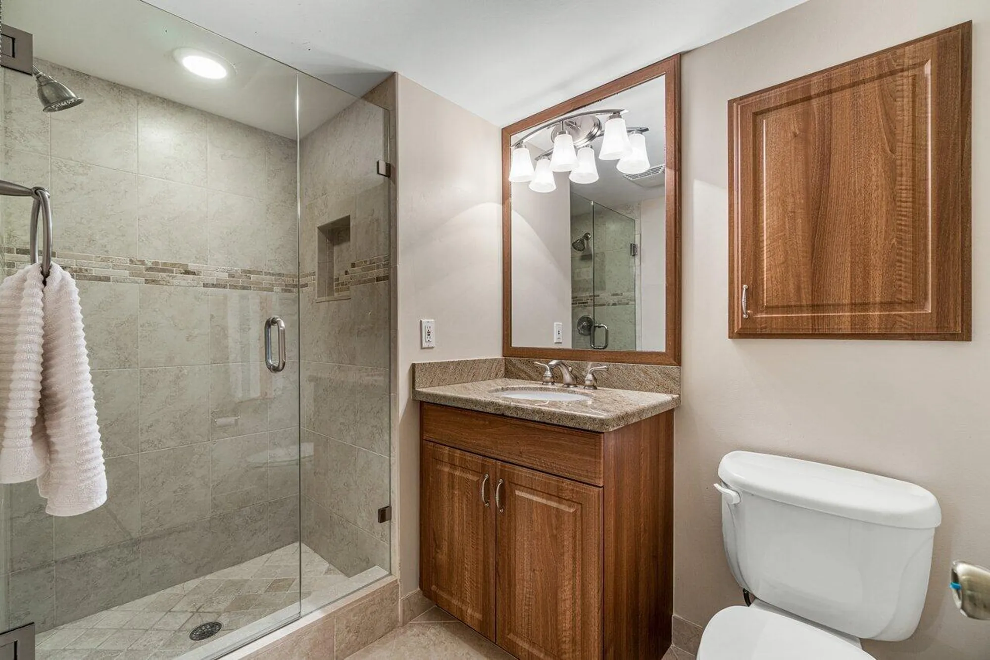 Property Slideshow image 12 of 34 | 22 westgate ln h, Boynton Beach, FL, 33436